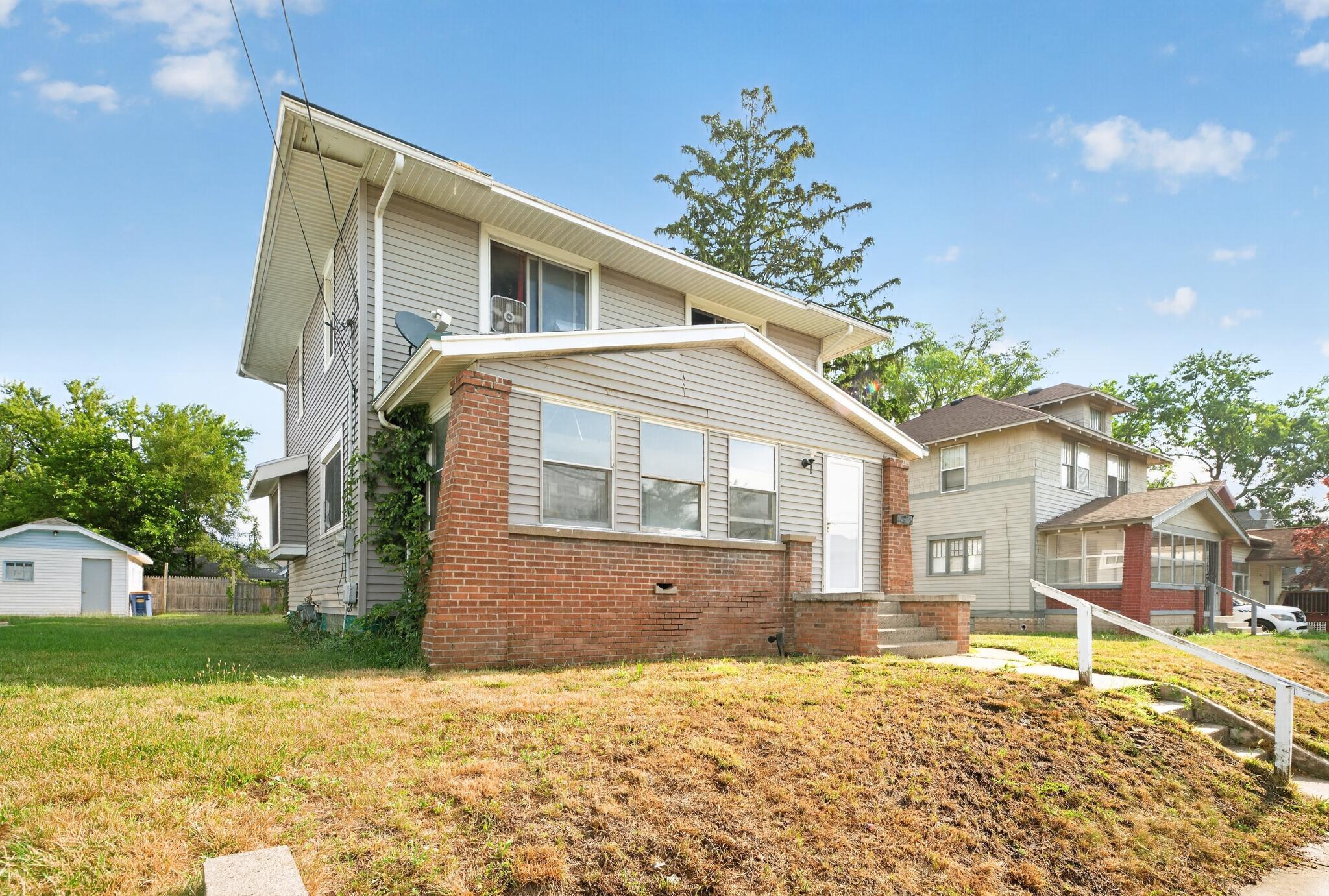 1043 Oakdale Street SE Grand Rapids MI 49507