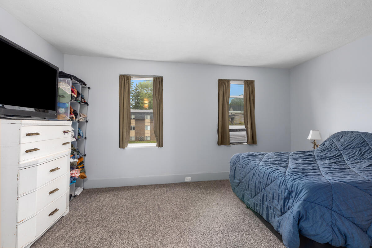 852 Leonard Street NE Grand Rapids MI 49503