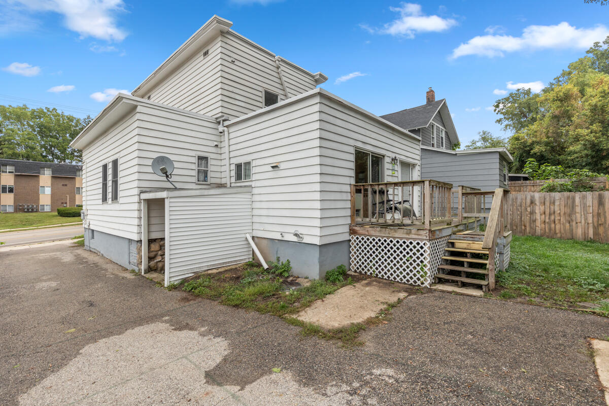 852 Leonard Street NE Grand Rapids MI 49503