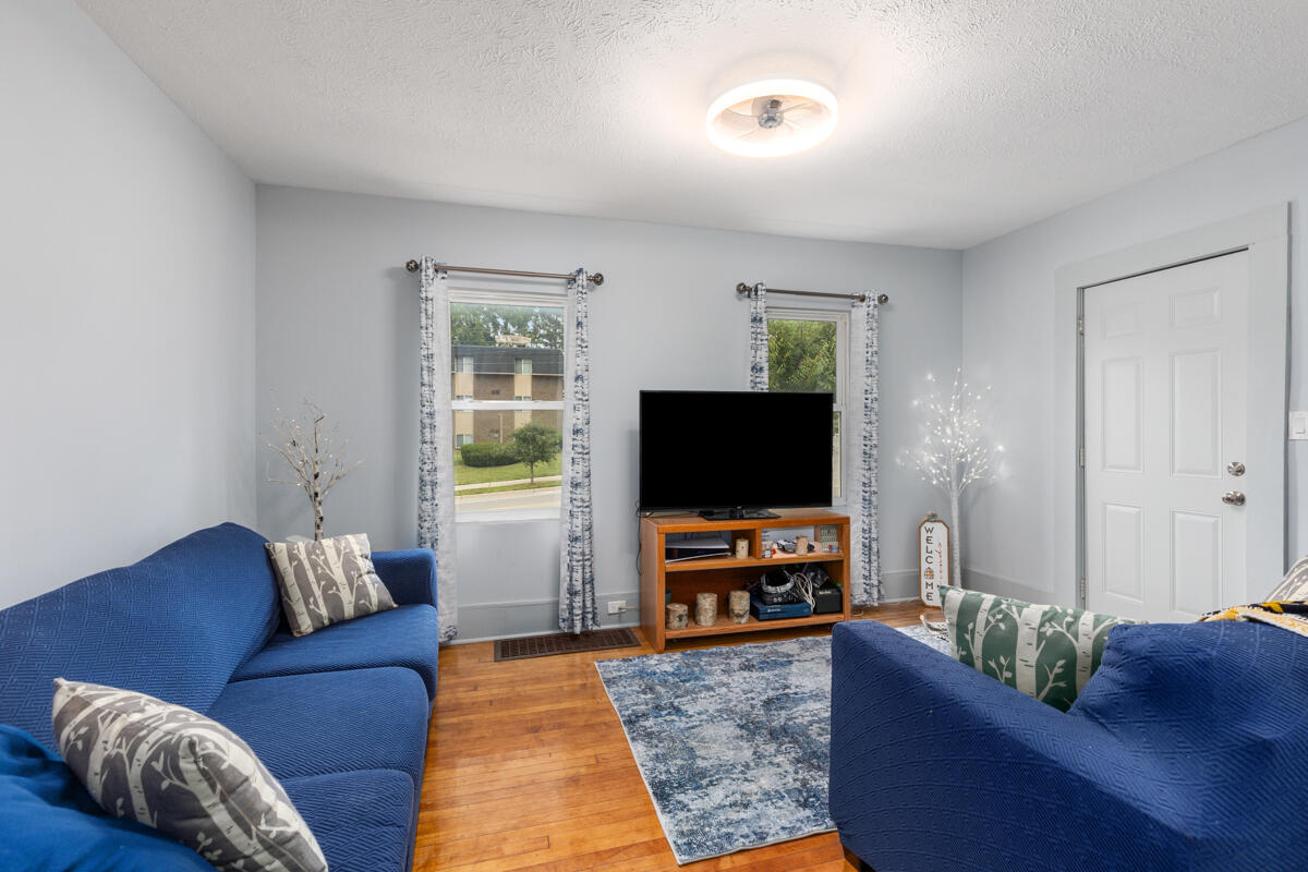 852 Leonard Street NE Grand Rapids MI 49503