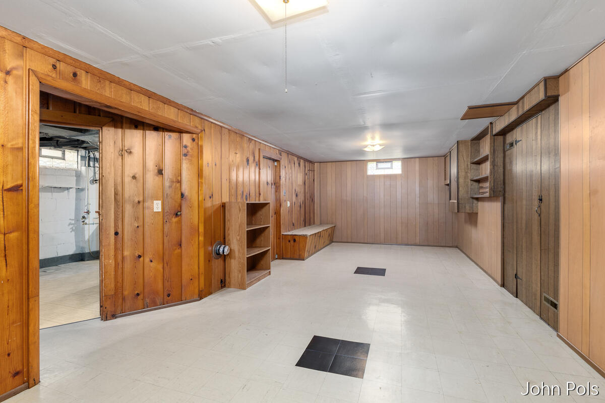 247 43rd Street SW Grand Rapids MI 49548