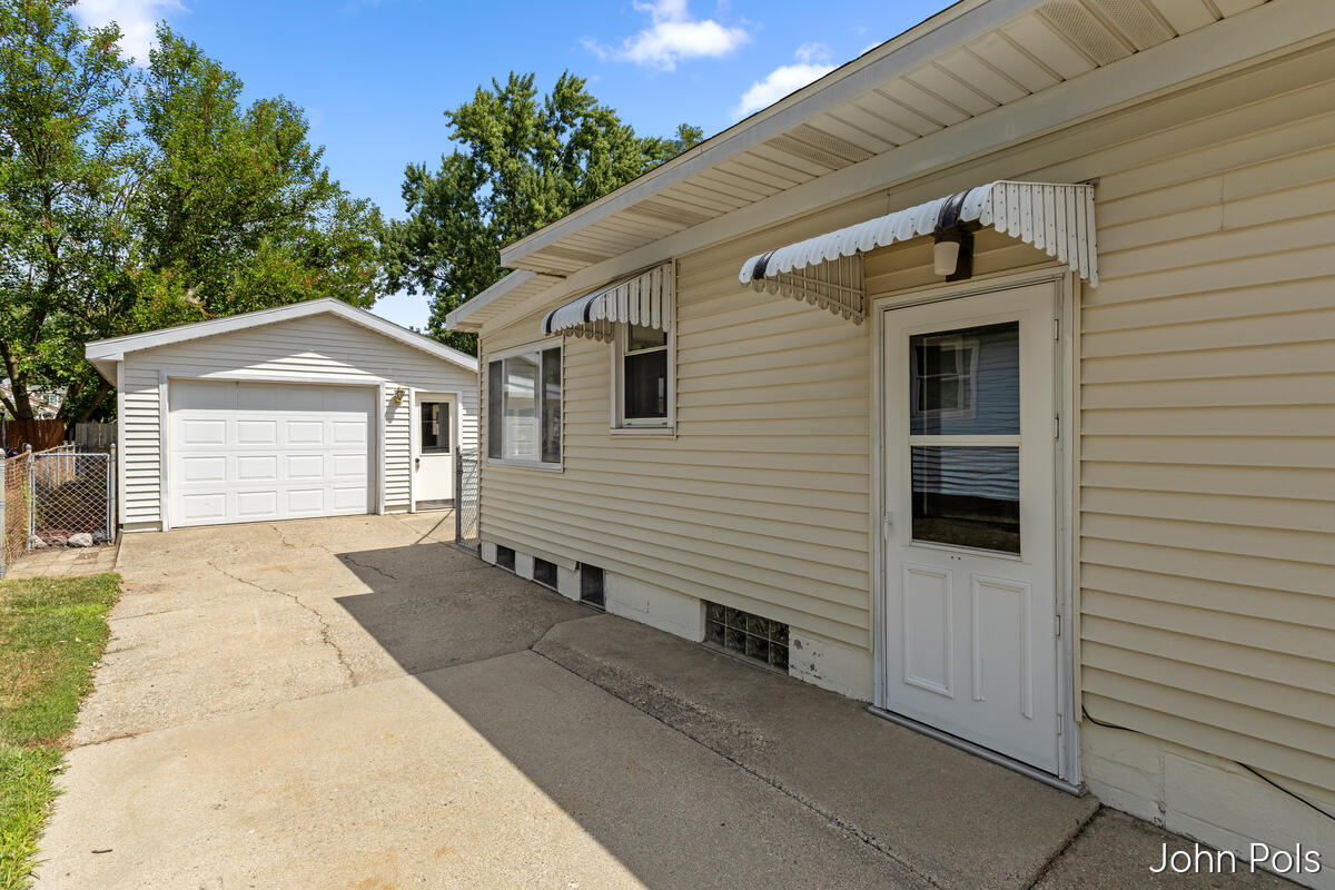 247 43rd Street SW Grand Rapids MI 49548