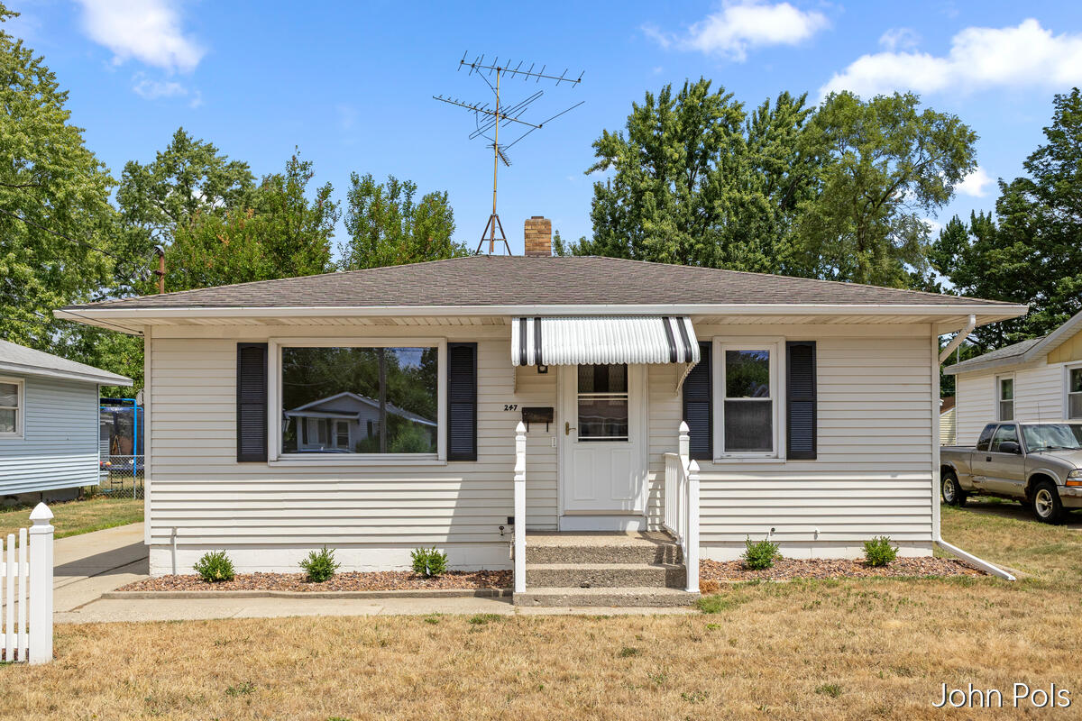 247 43rd Street SW Grand Rapids MI 49548