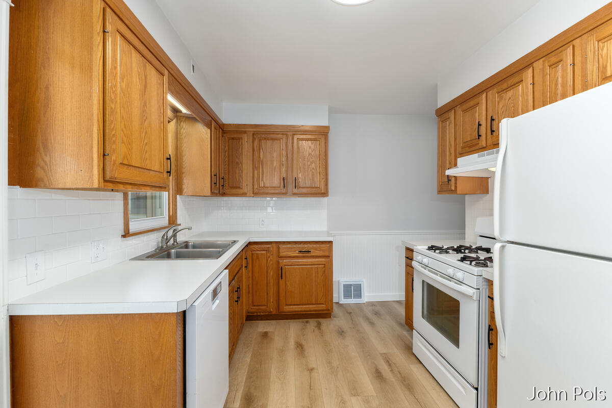 247 43rd Street SW Grand Rapids MI 49548