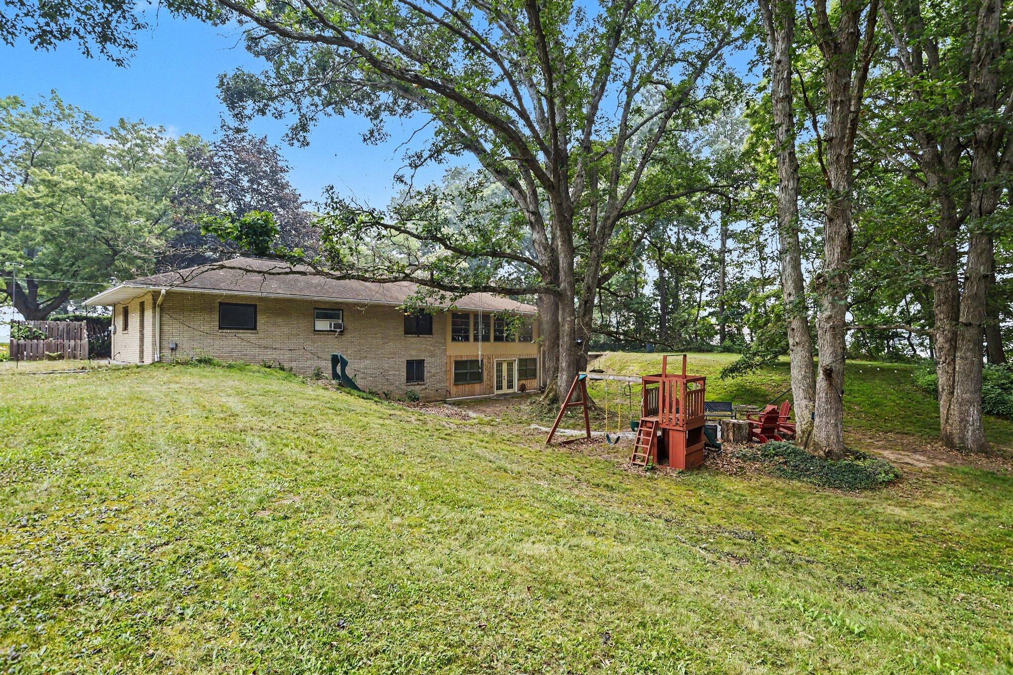 1406 Camp Road Buchanan MI 49107