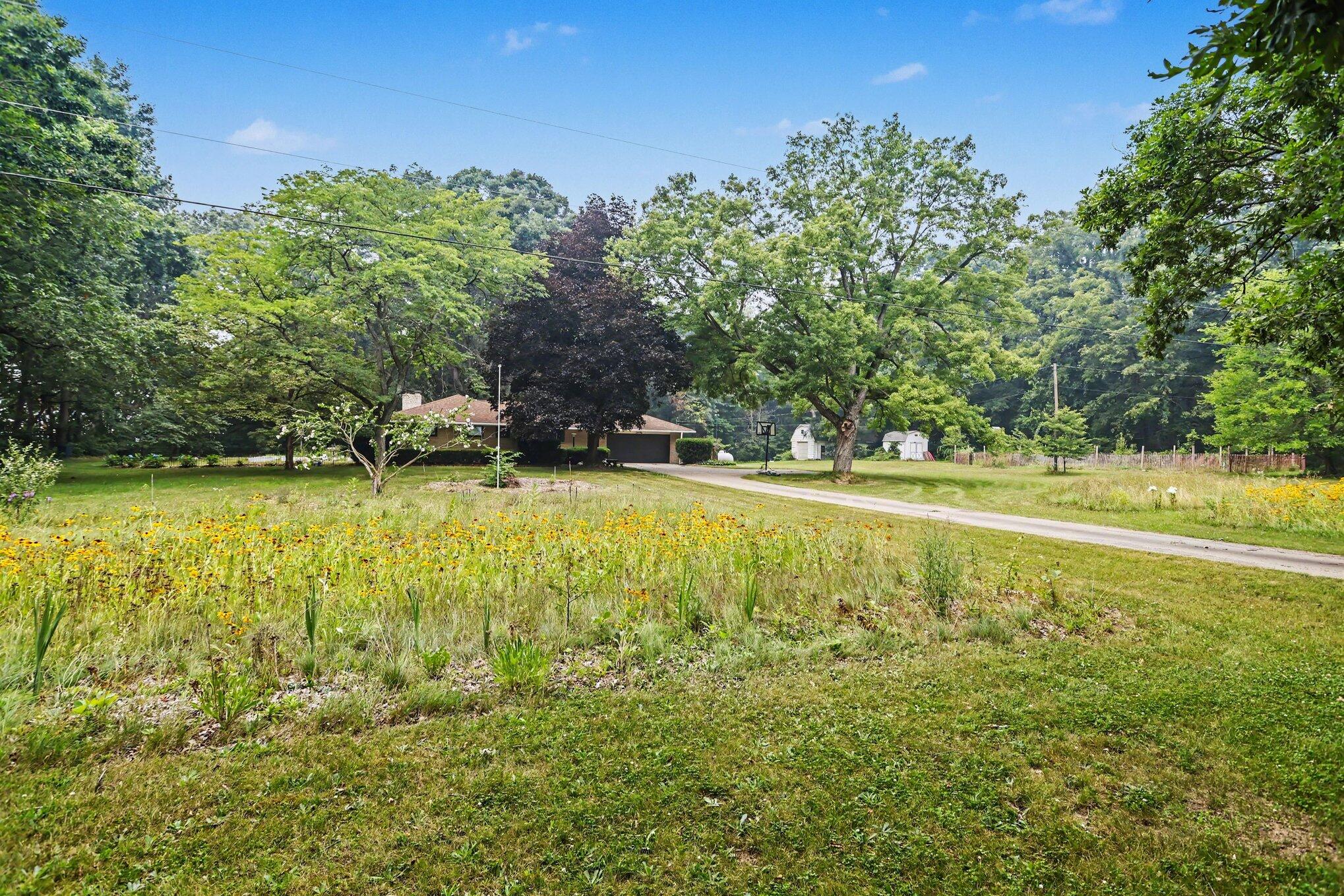 1406 Camp Road Buchanan MI 49107