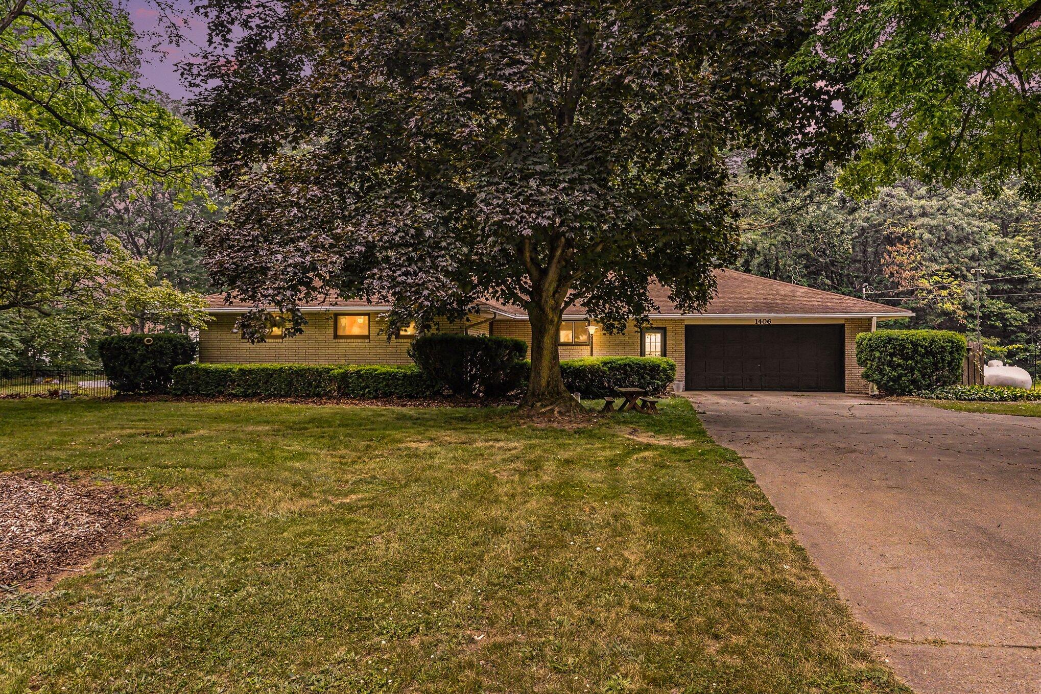 1406 Camp Road Buchanan MI 49107