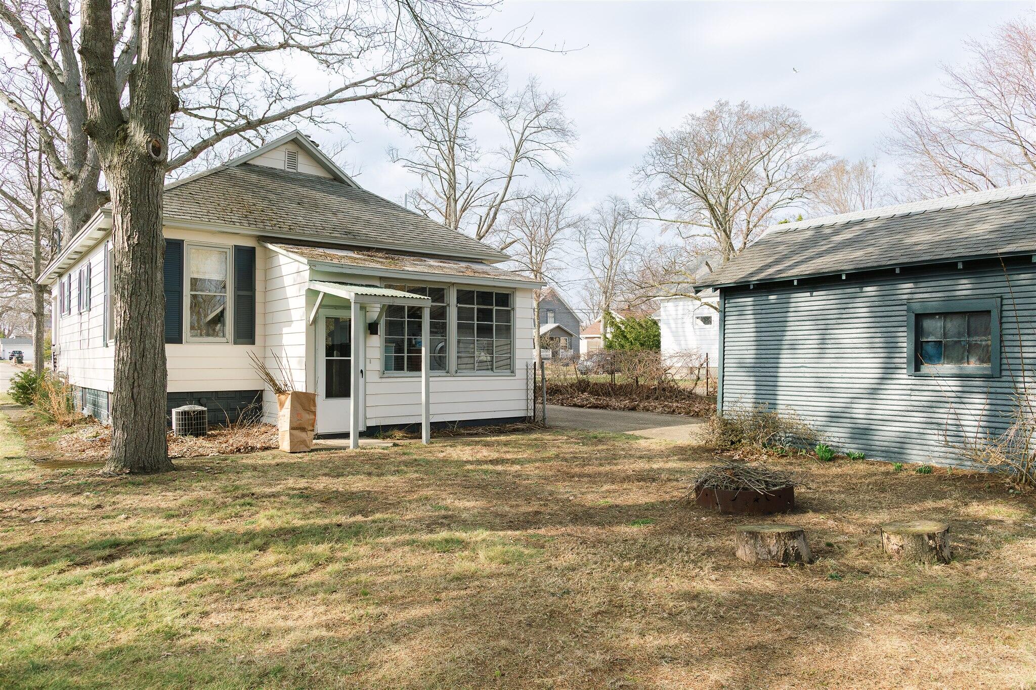 1369 Montgomery Avenue Muskegon MI 49441
