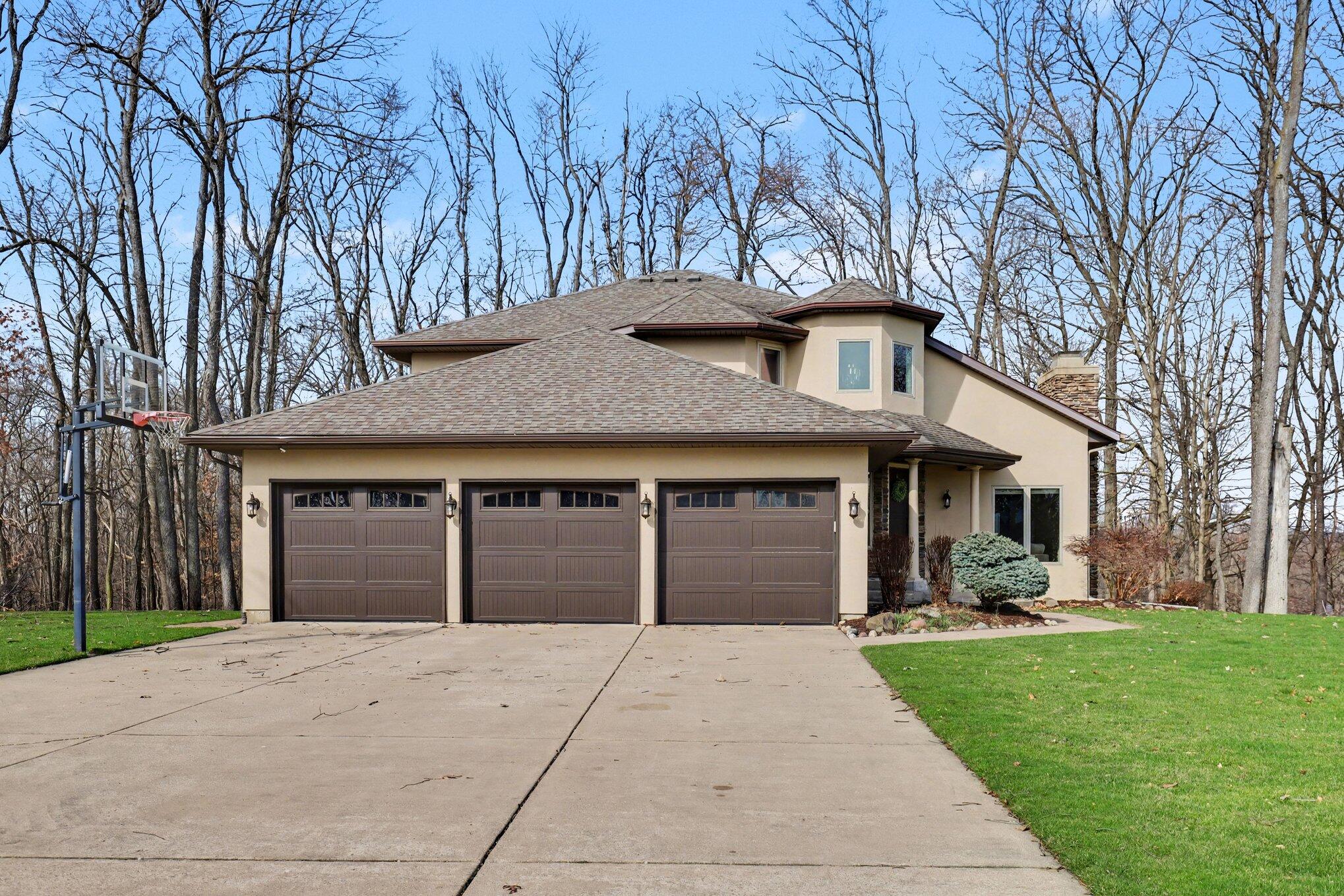 2011 Knollpoint Drive NE Ada MI 49301