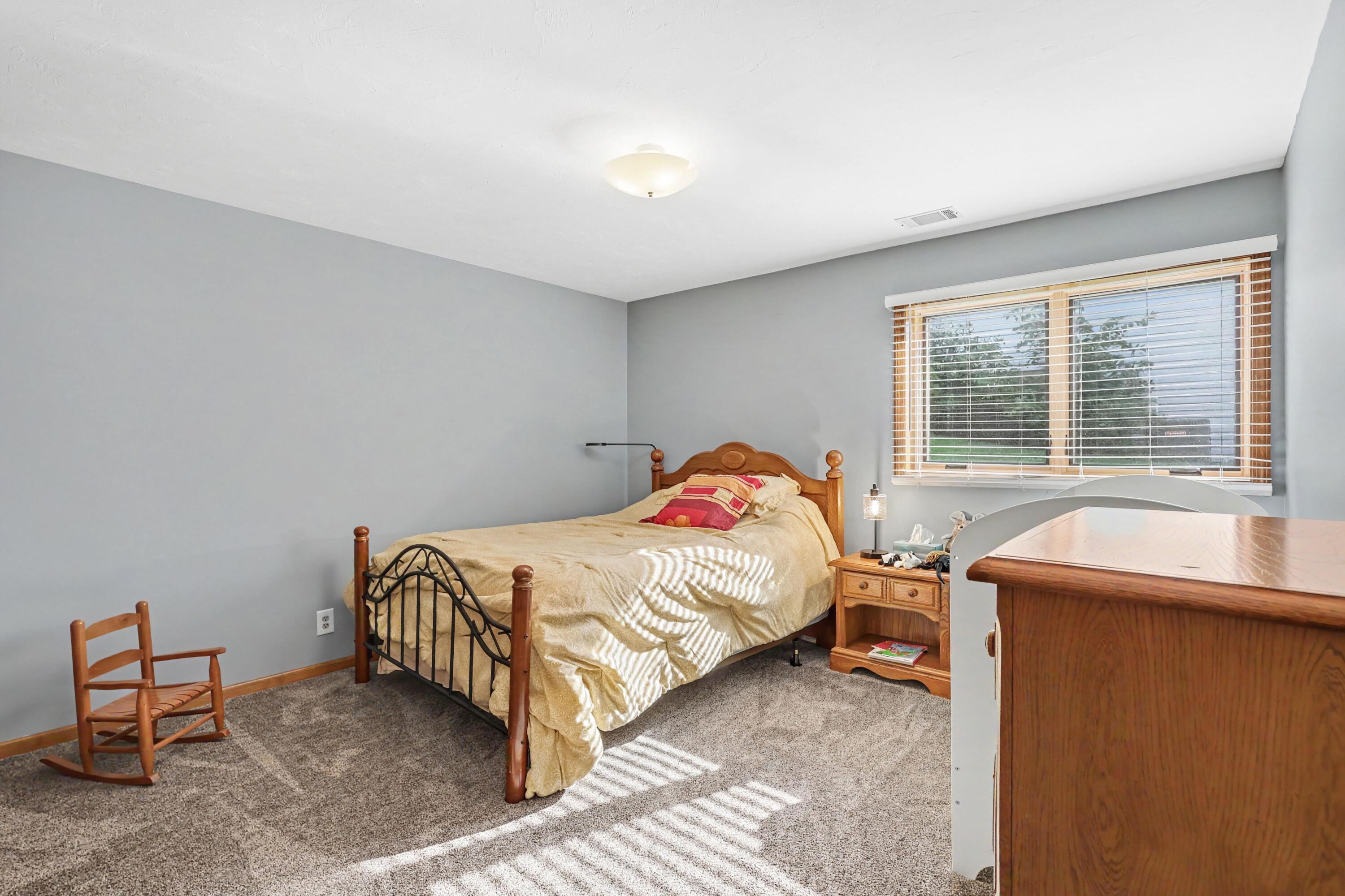 10068 Holiday Drive Zeeland MI 49464