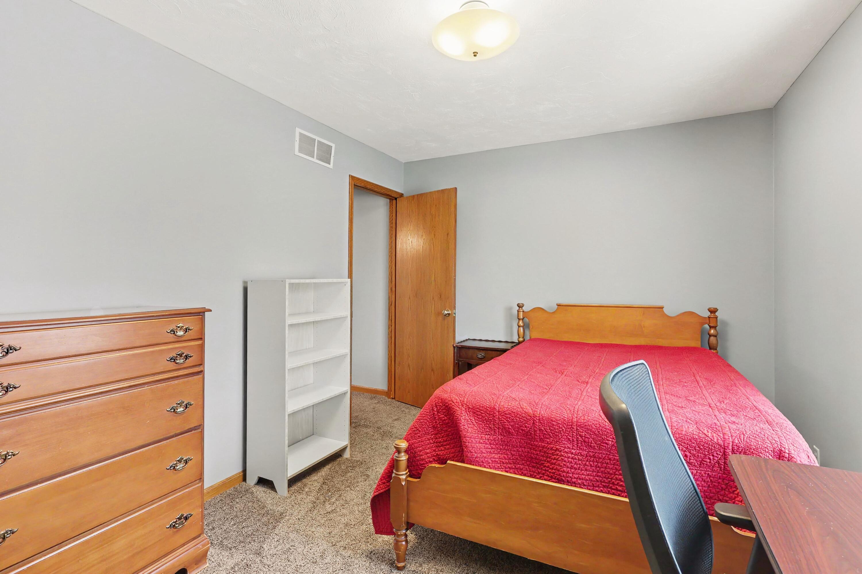 10068 Holiday Drive Zeeland MI 49464
