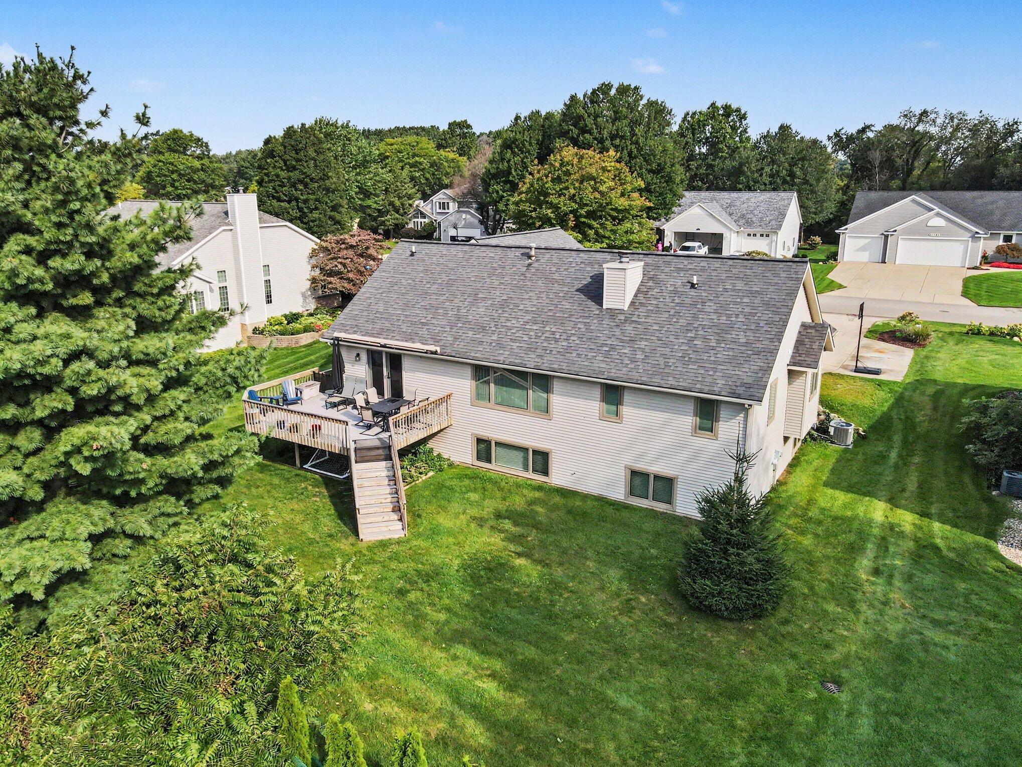 10068 Holiday Drive Zeeland MI 49464