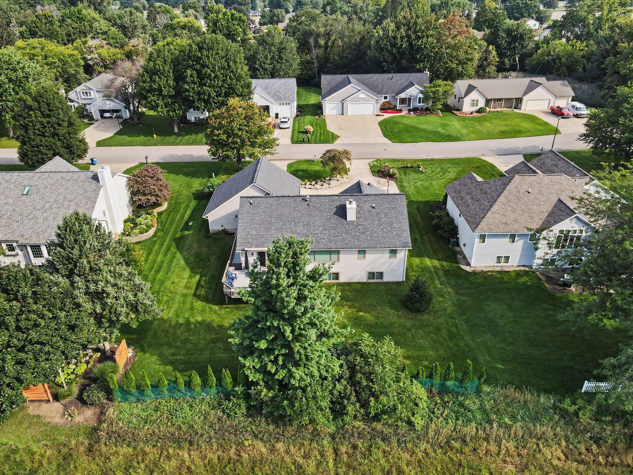 10068 Holiday Drive Zeeland MI 49464