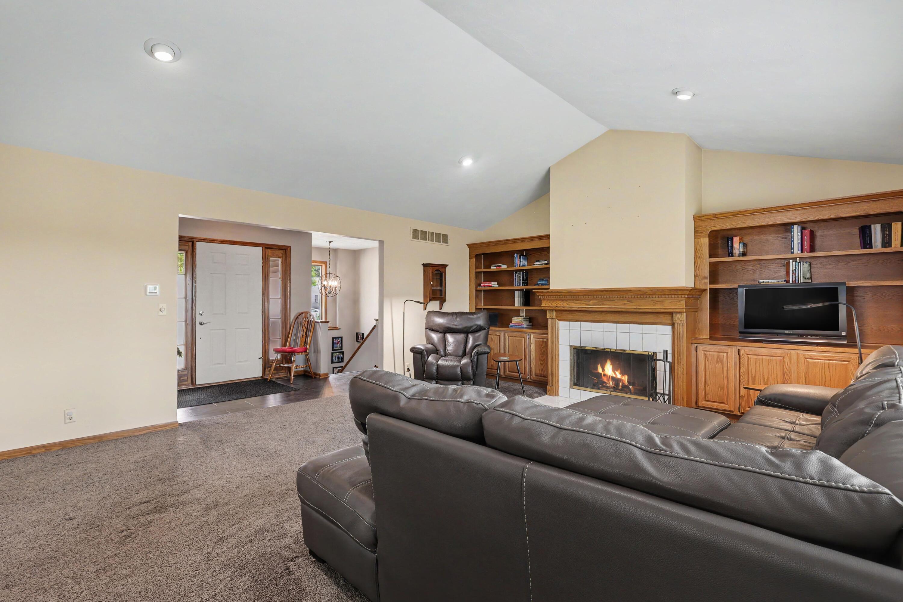 10068 Holiday Drive Zeeland MI 49464