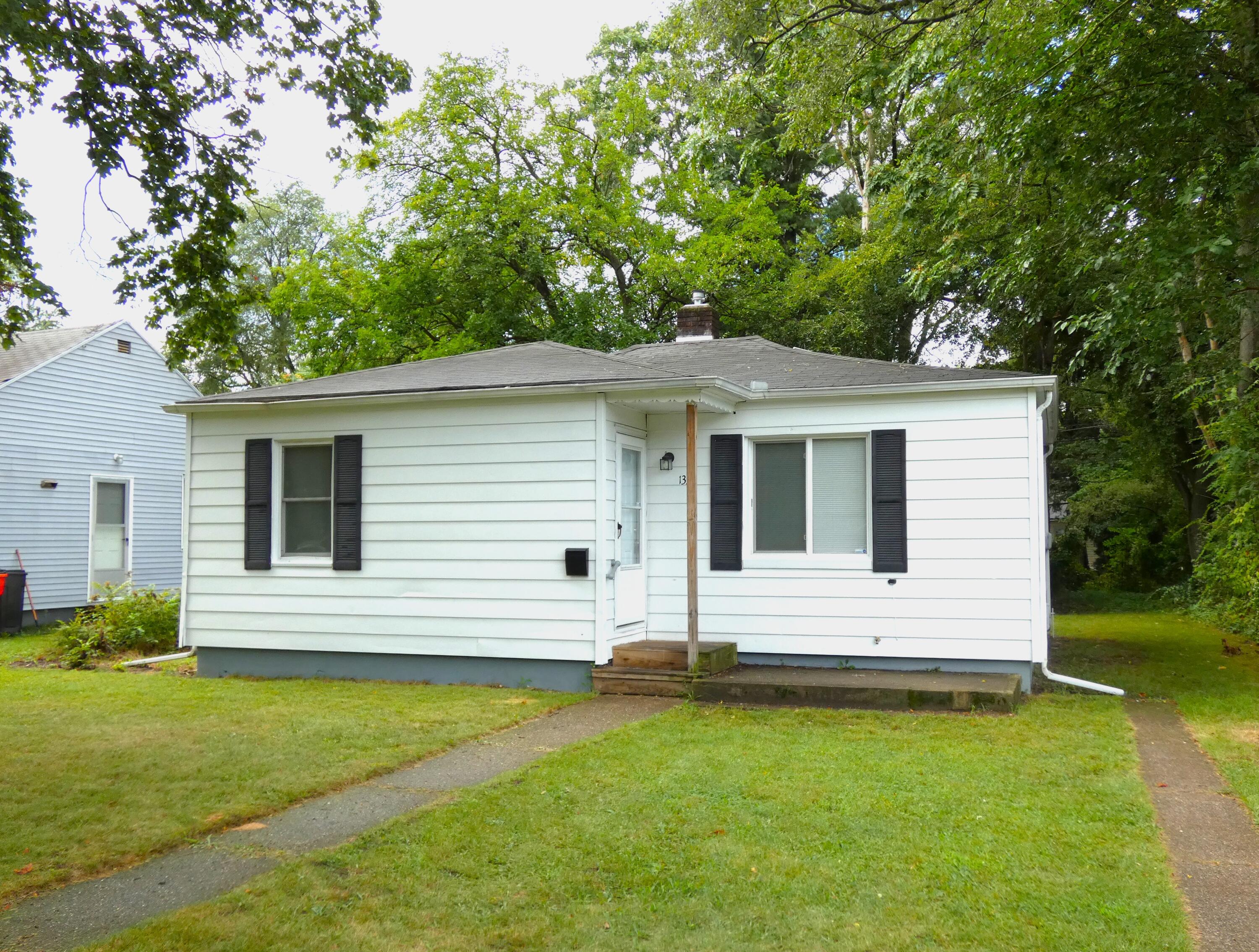 1330 Bishop Avenue Benton Harbor MI 49022