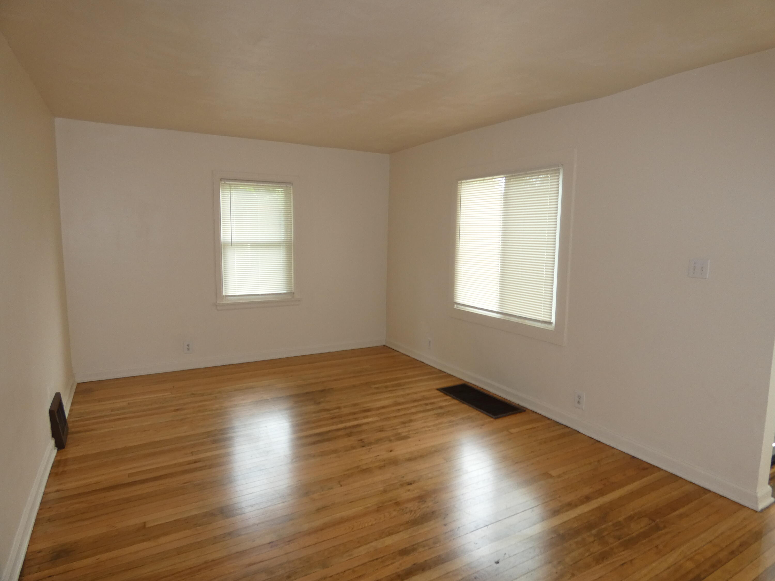 1330 Bishop Avenue Benton Harbor MI 49022