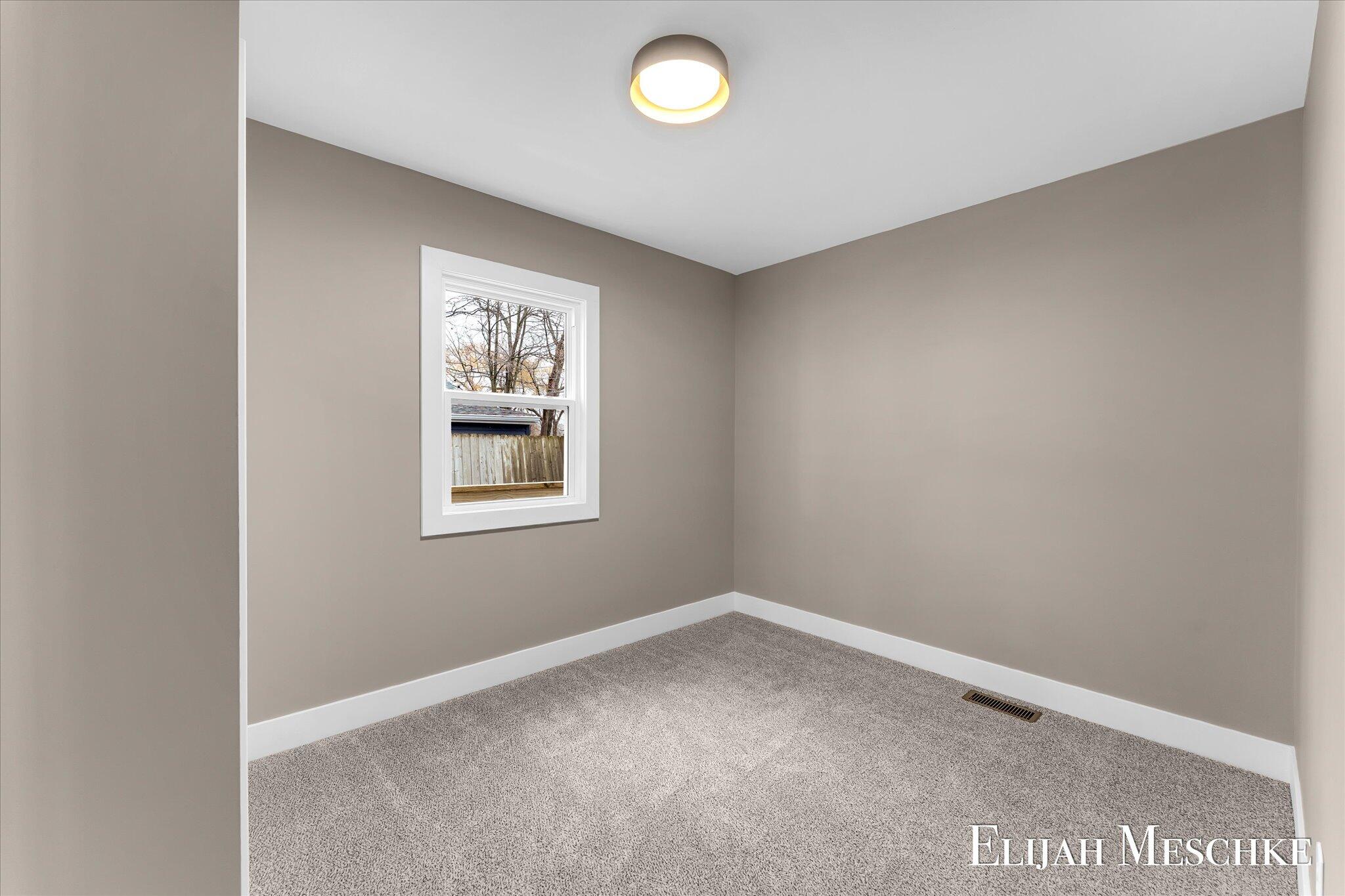 10463 Poplar Drive NE Rockford MI 49341