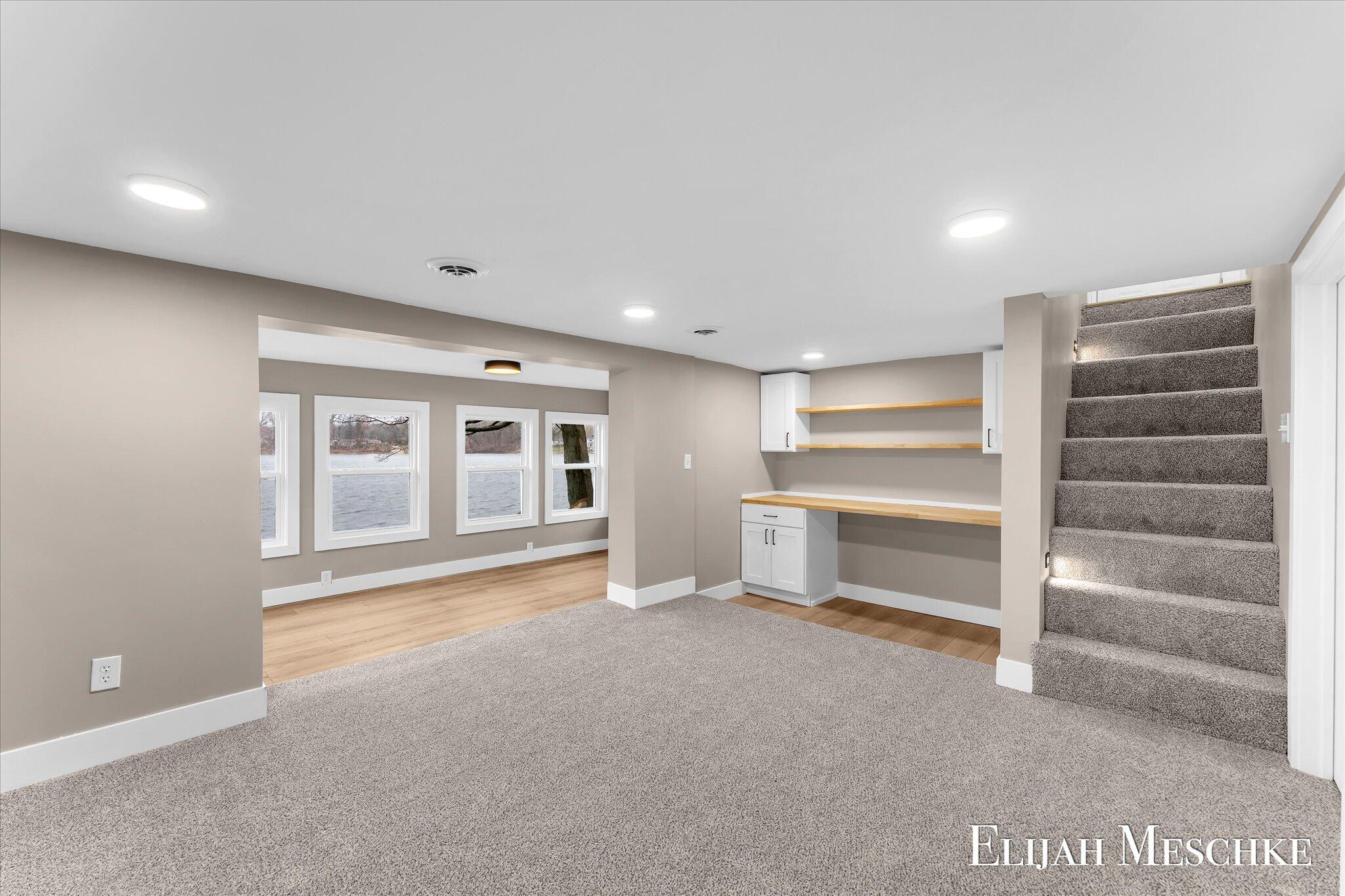 10463 Poplar Drive NE Rockford MI 49341