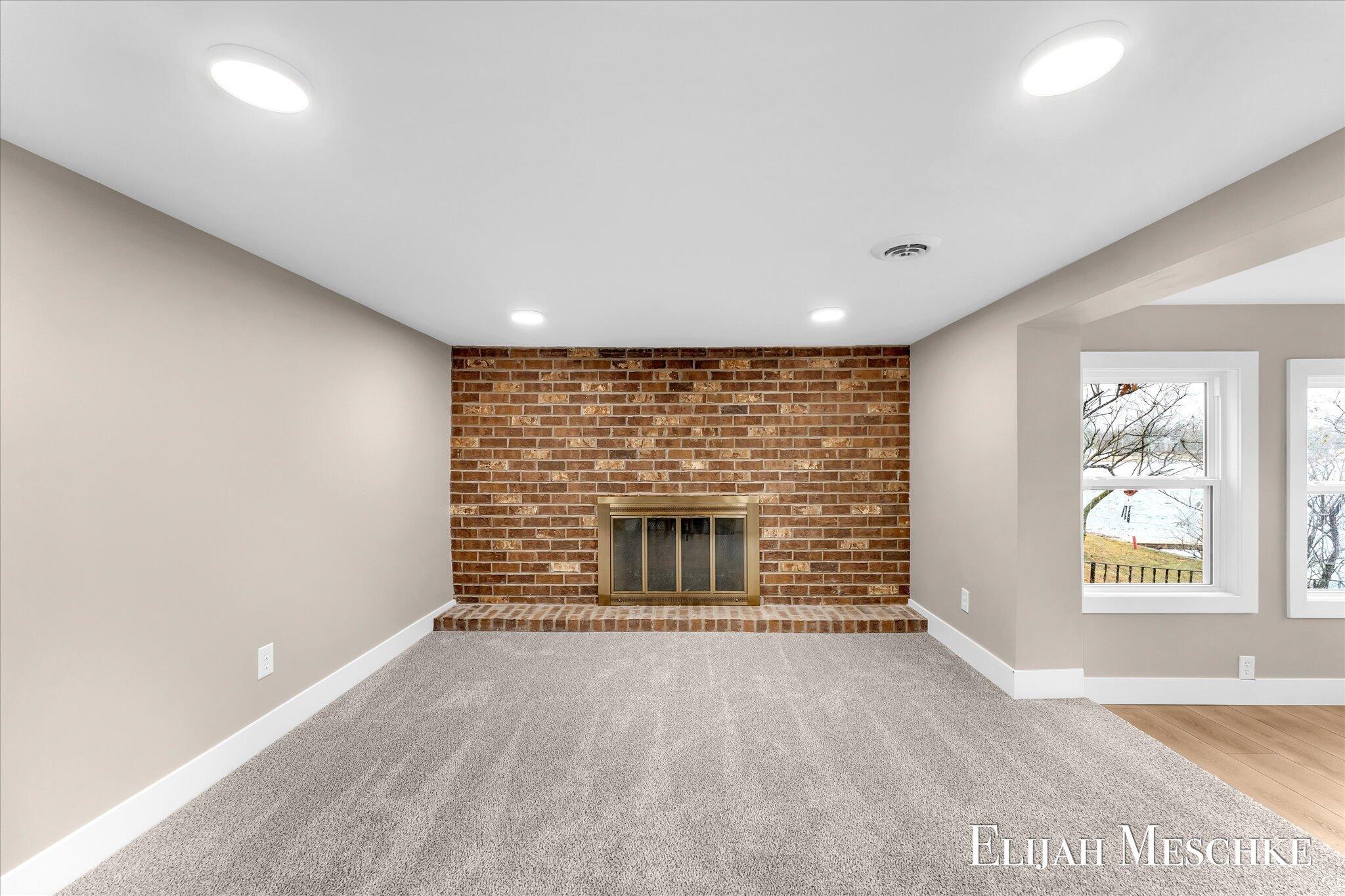 10463 Poplar Drive NE Rockford MI 49341