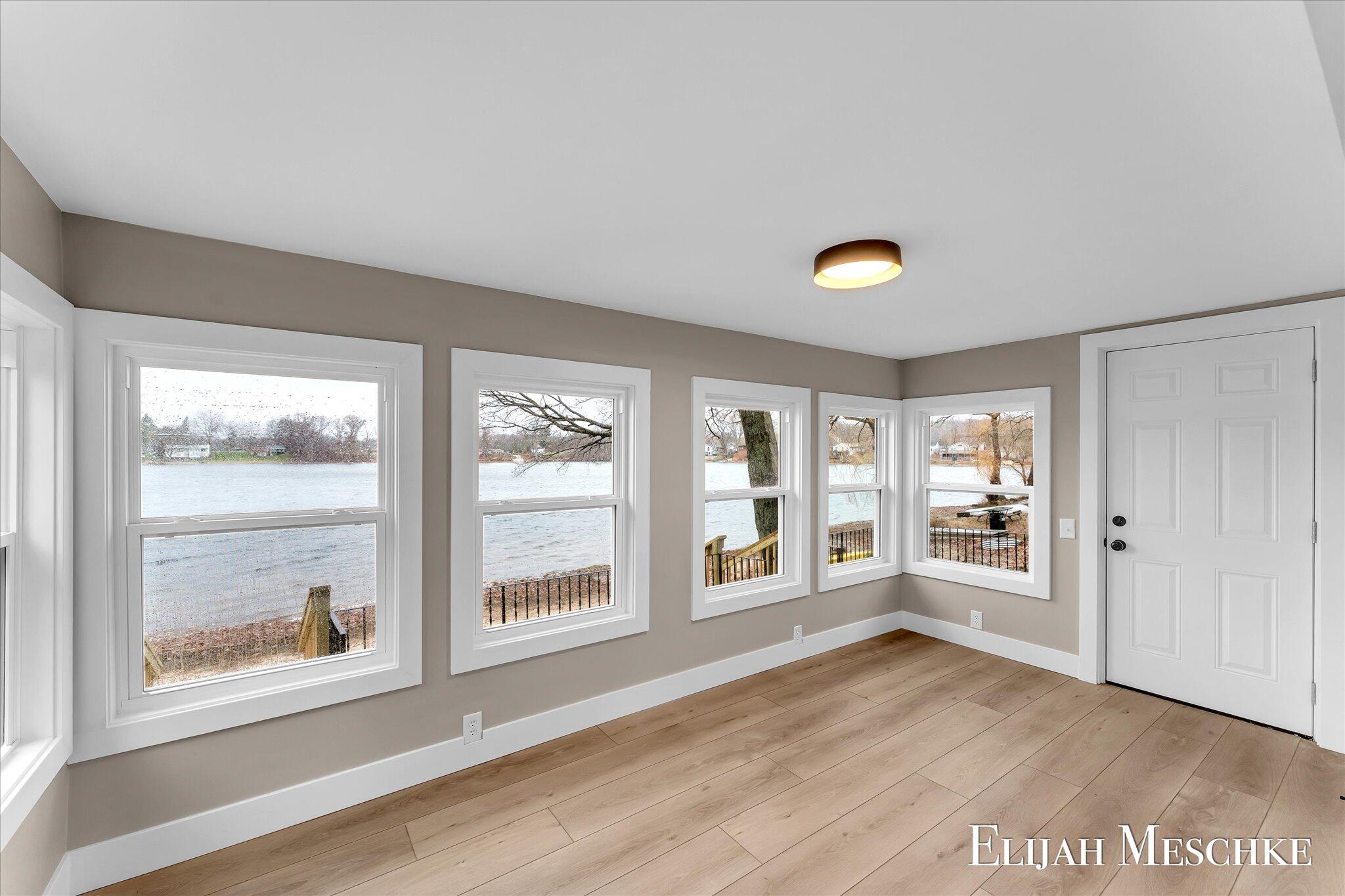 10463 Poplar Drive NE Rockford MI 49341