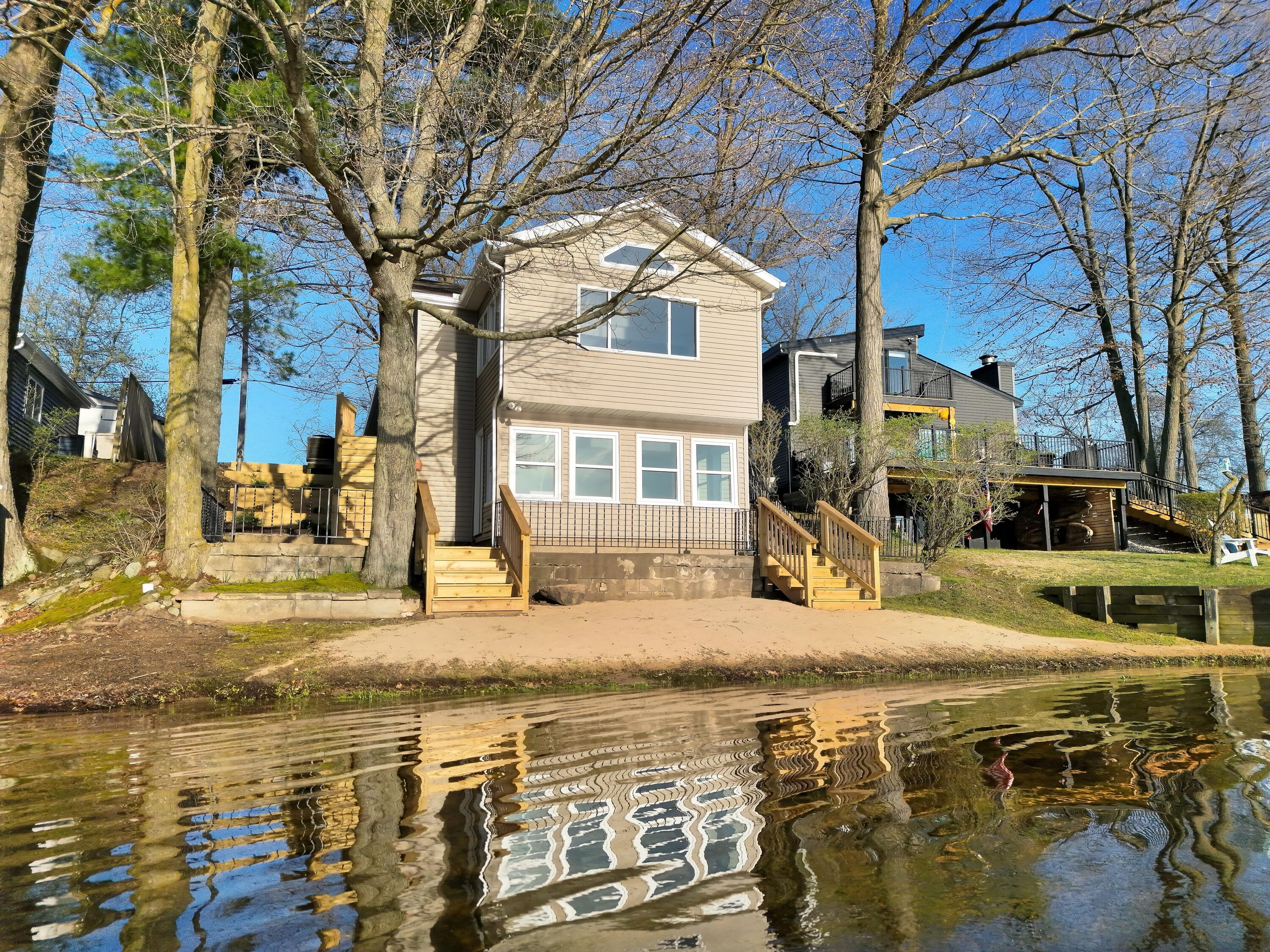 10463 Poplar Drive NE Rockford MI 49341