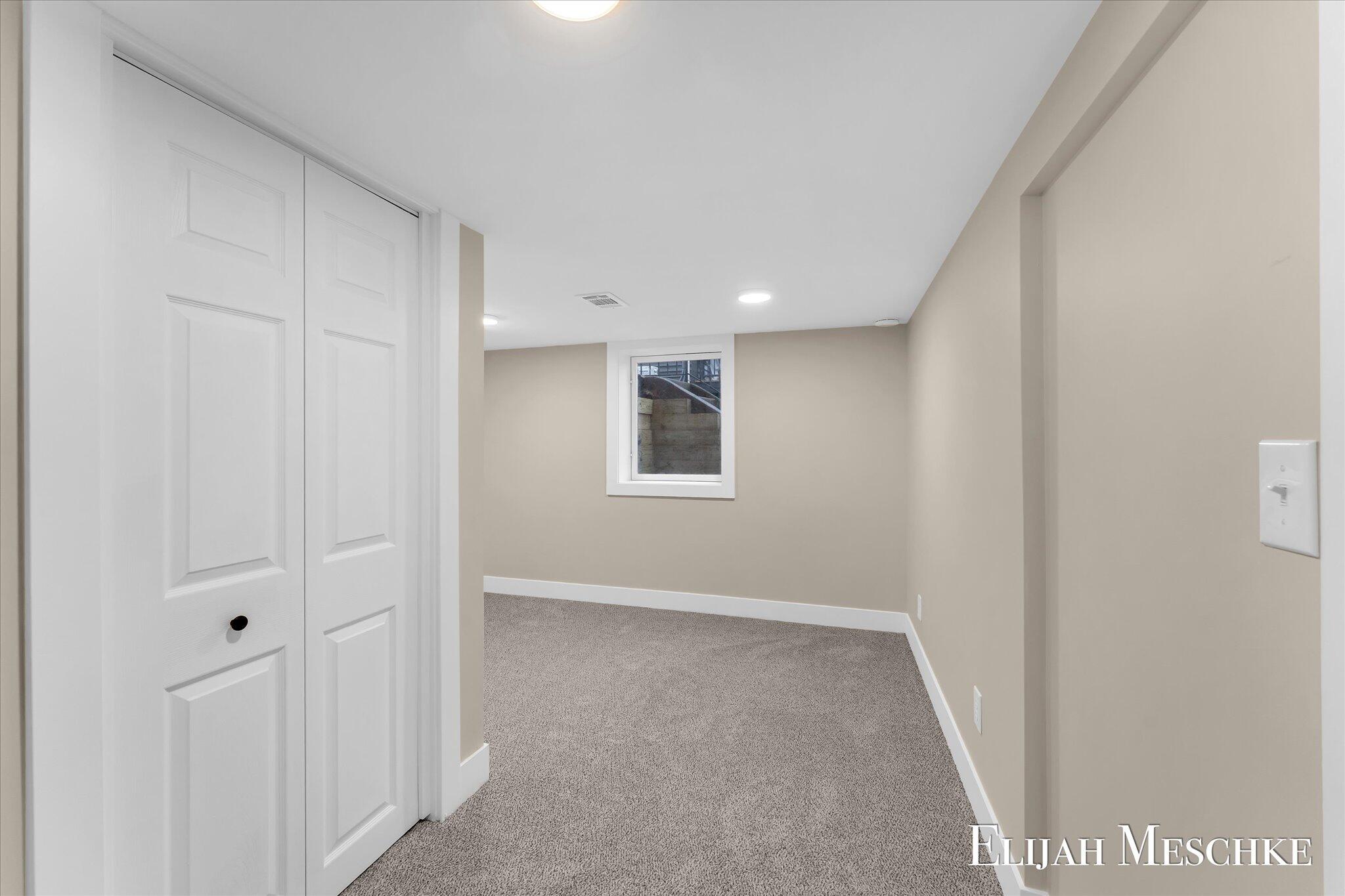 10463 Poplar Drive NE Rockford MI 49341
