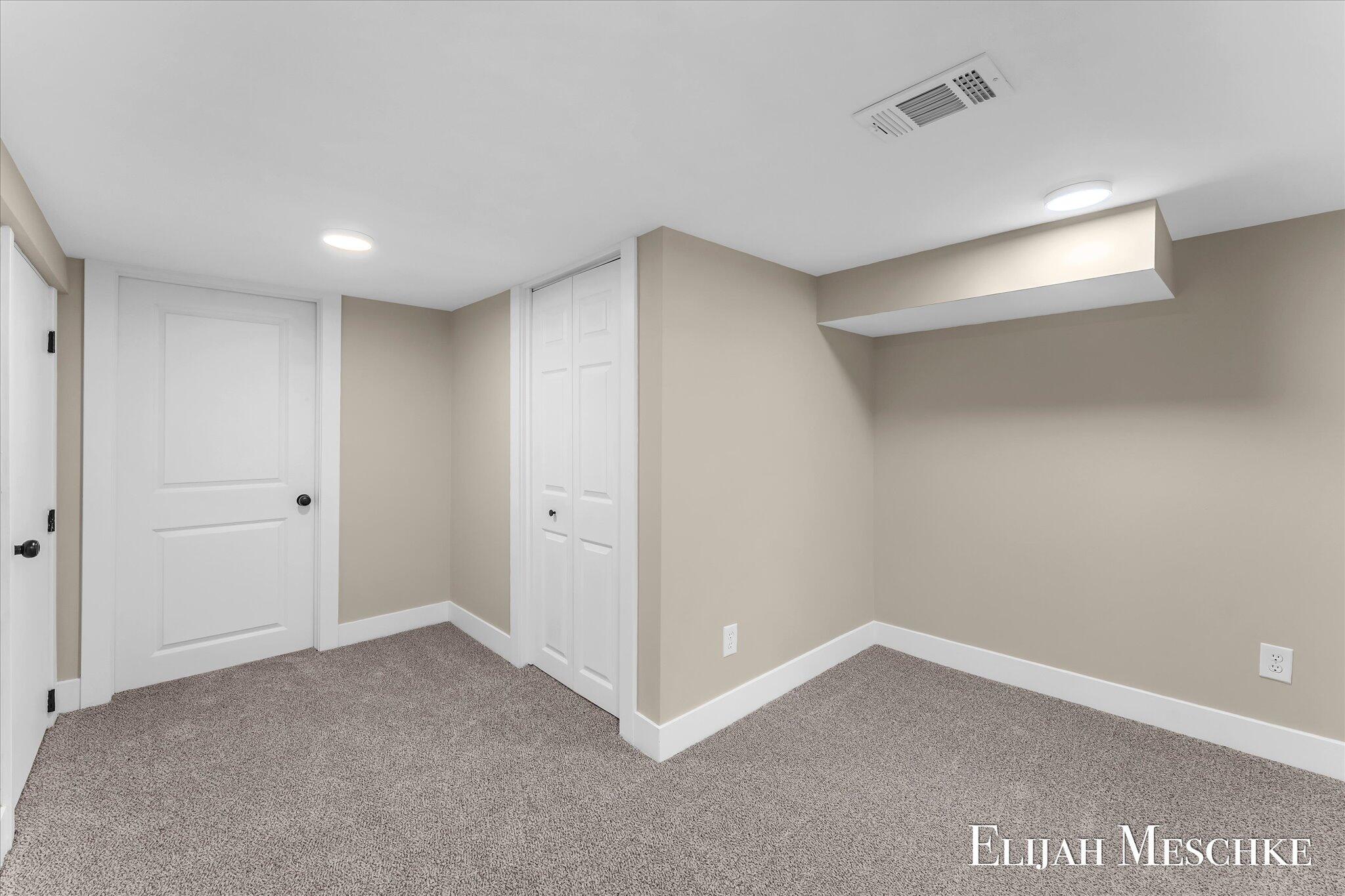 10463 Poplar Drive NE Rockford MI 49341