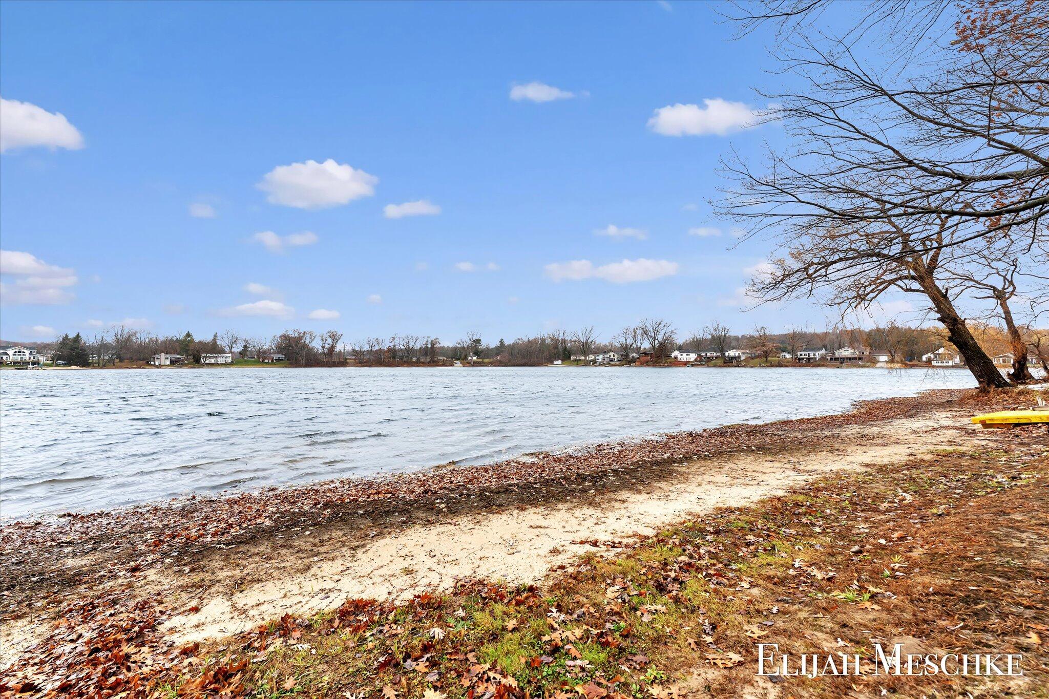 10463 Poplar Drive NE Rockford MI 49341