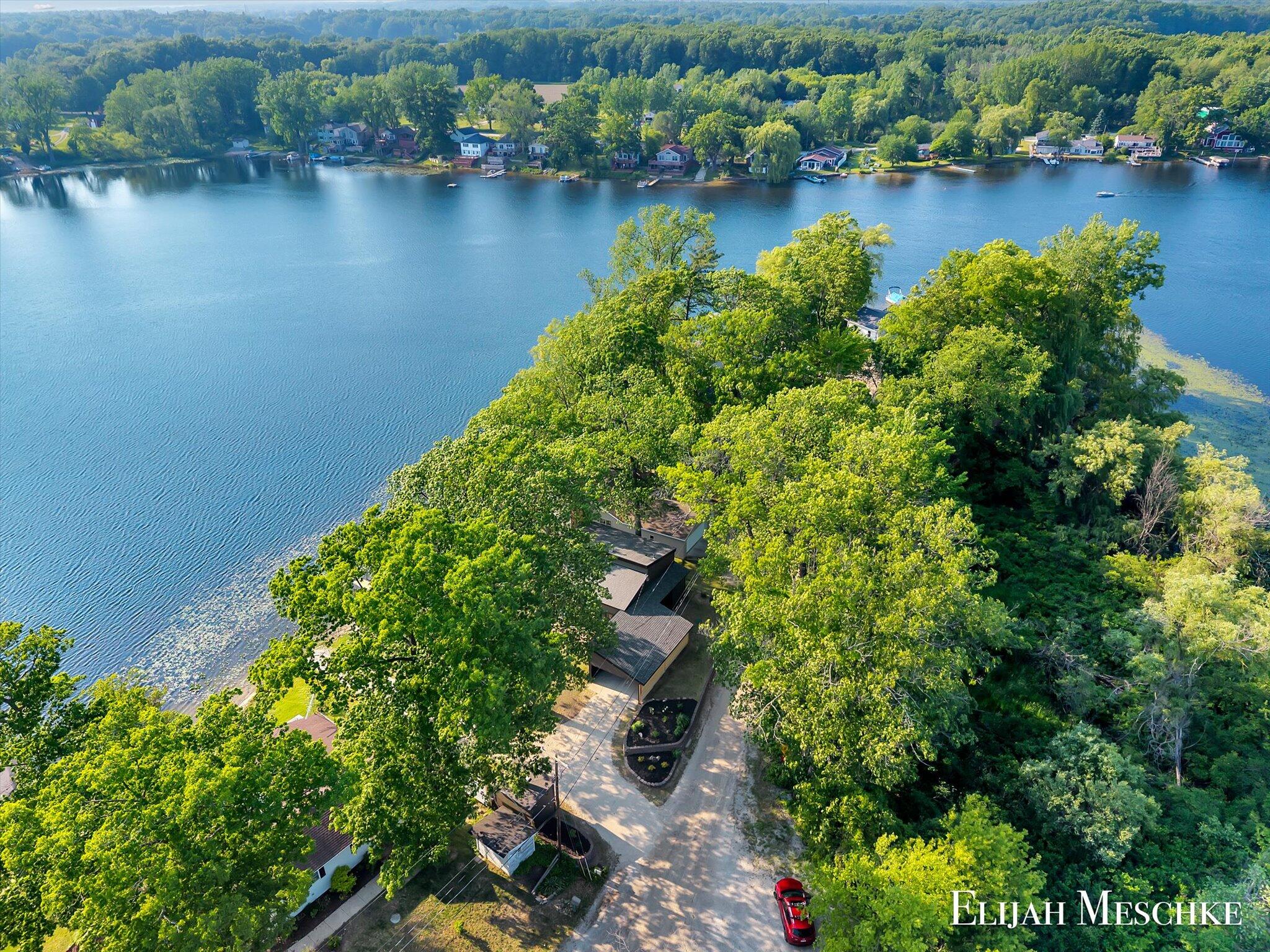 10463 Poplar Drive NE Rockford MI 49341