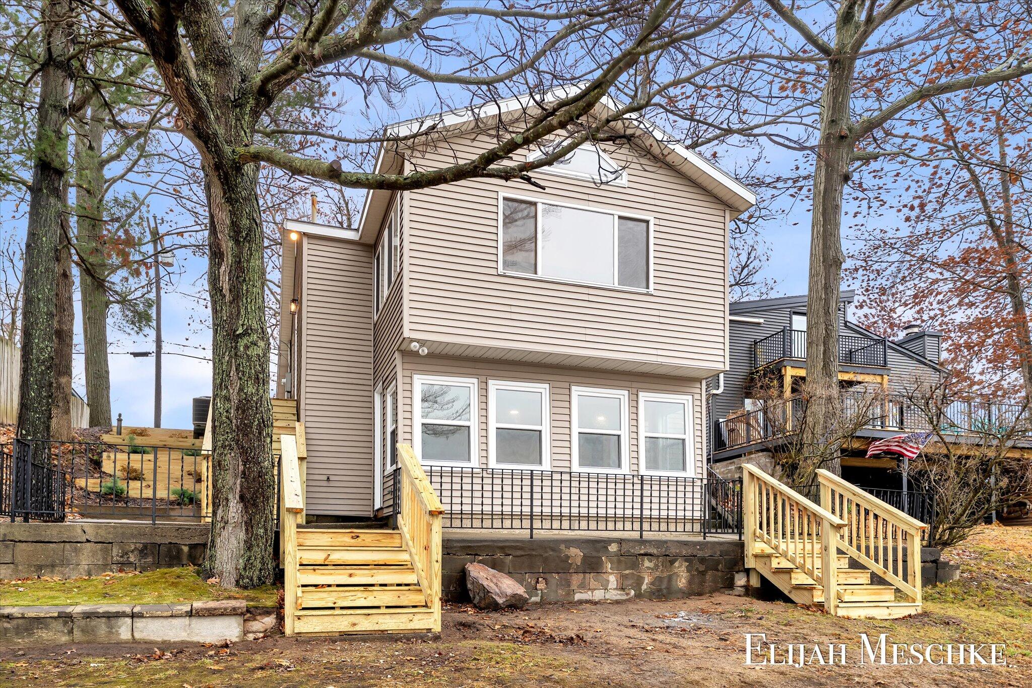 10463 Poplar Drive NE Rockford MI 49341