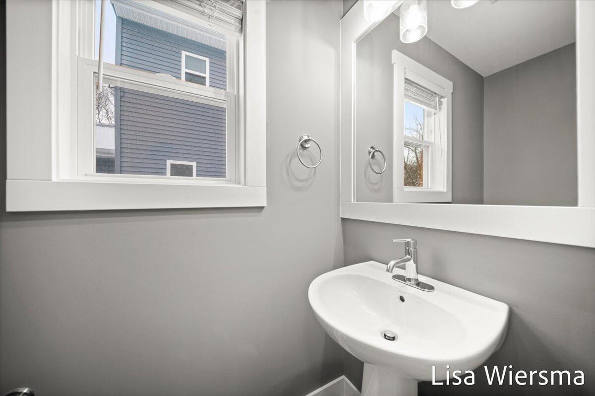 352 Mason Avenue Muskegon MI 49441