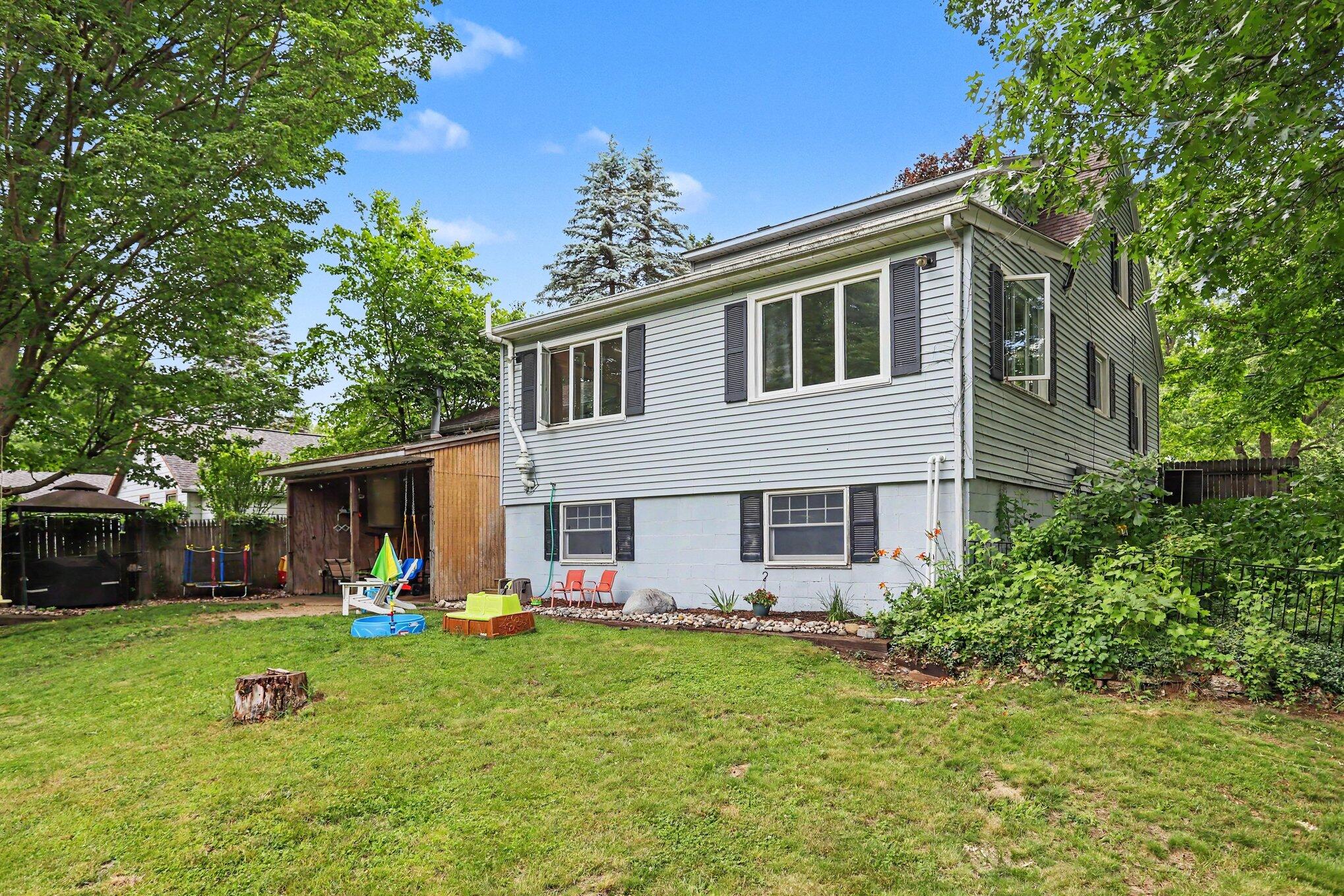 2518 E G Avenue Kalamazoo MI 49004