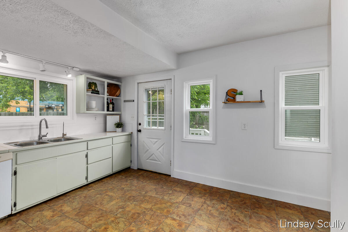 1205 Valley Avenue NW Grand Rapids MI 49504