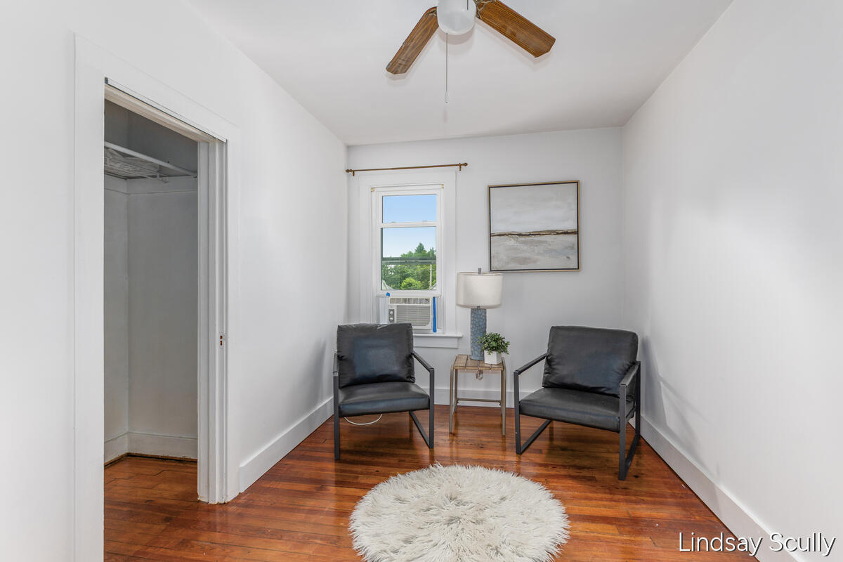 1205 Valley Avenue NW Grand Rapids MI 49504
