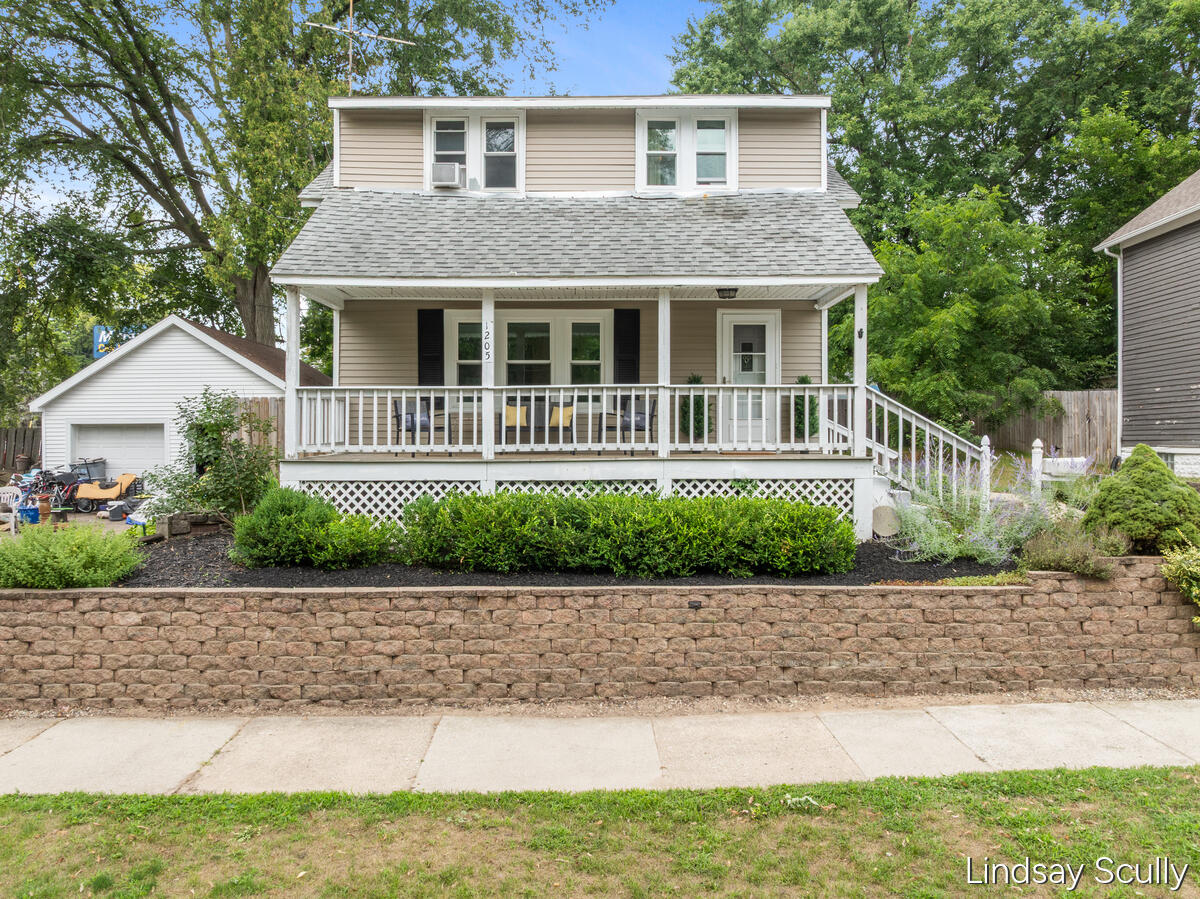 1205 Valley Avenue NW Grand Rapids MI 49504