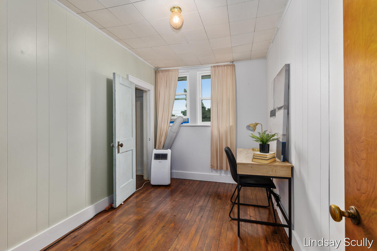 1205 Valley Avenue NW Grand Rapids MI 49504