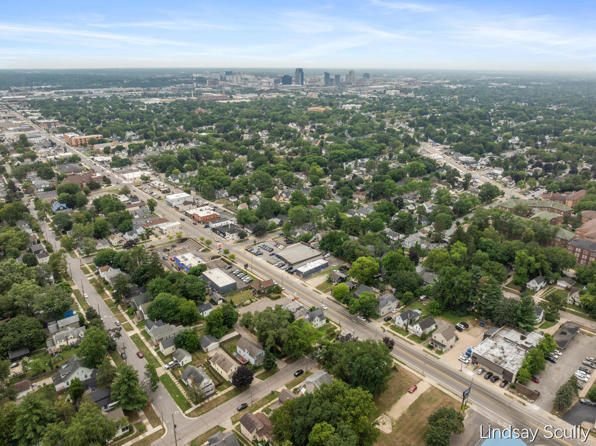 1205 Valley Avenue NW Grand Rapids MI 49504
