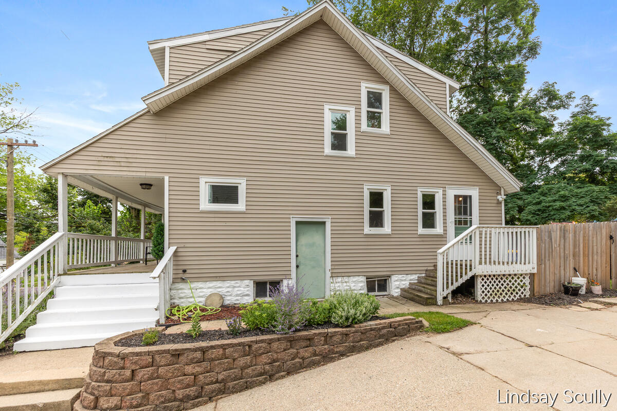 1205 Valley Avenue NW Grand Rapids MI 49504