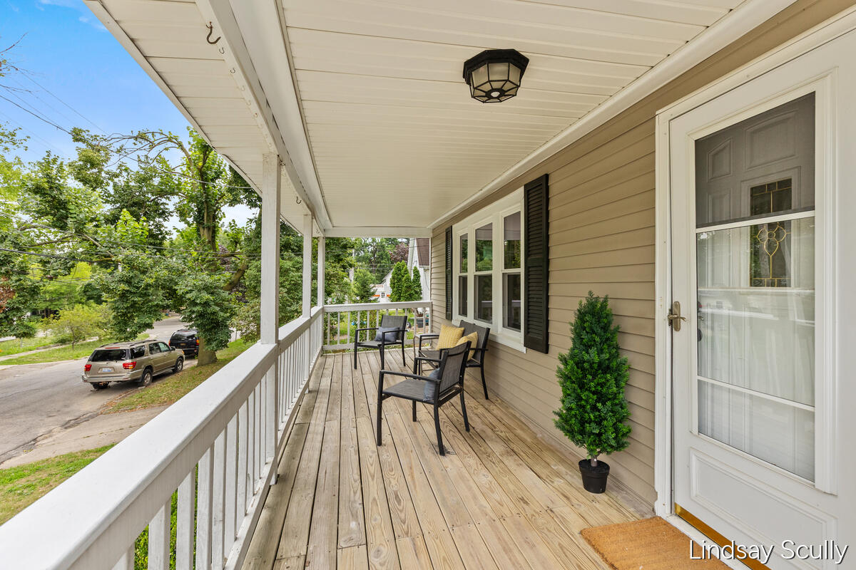 1205 Valley Avenue NW Grand Rapids MI 49504