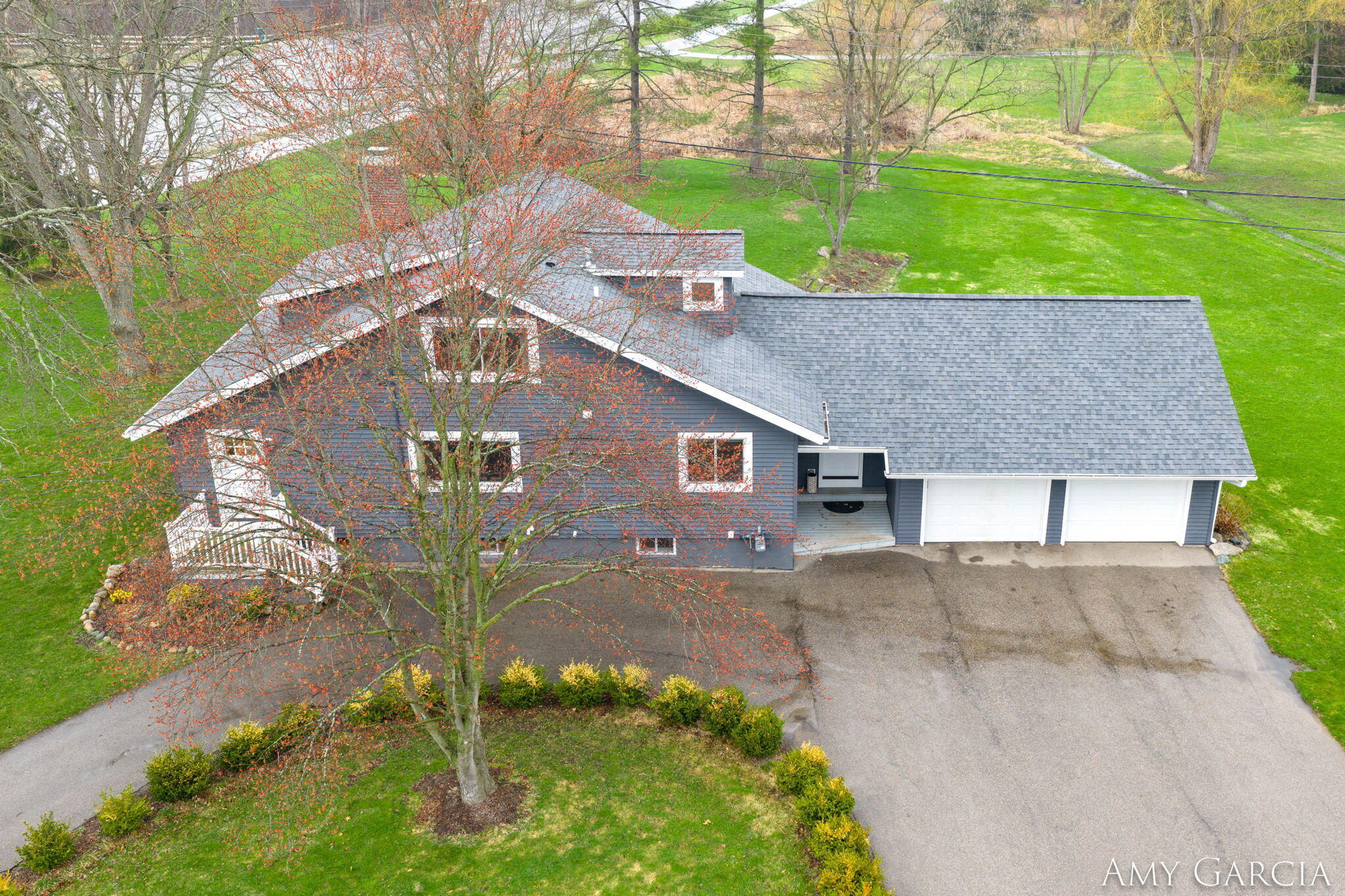 6387 Cascade Road SE Grand Rapids MI 49546