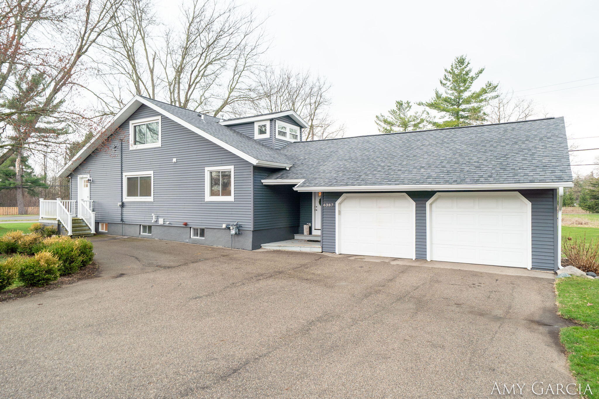 6387 Cascade Road SE Grand Rapids MI 49546
