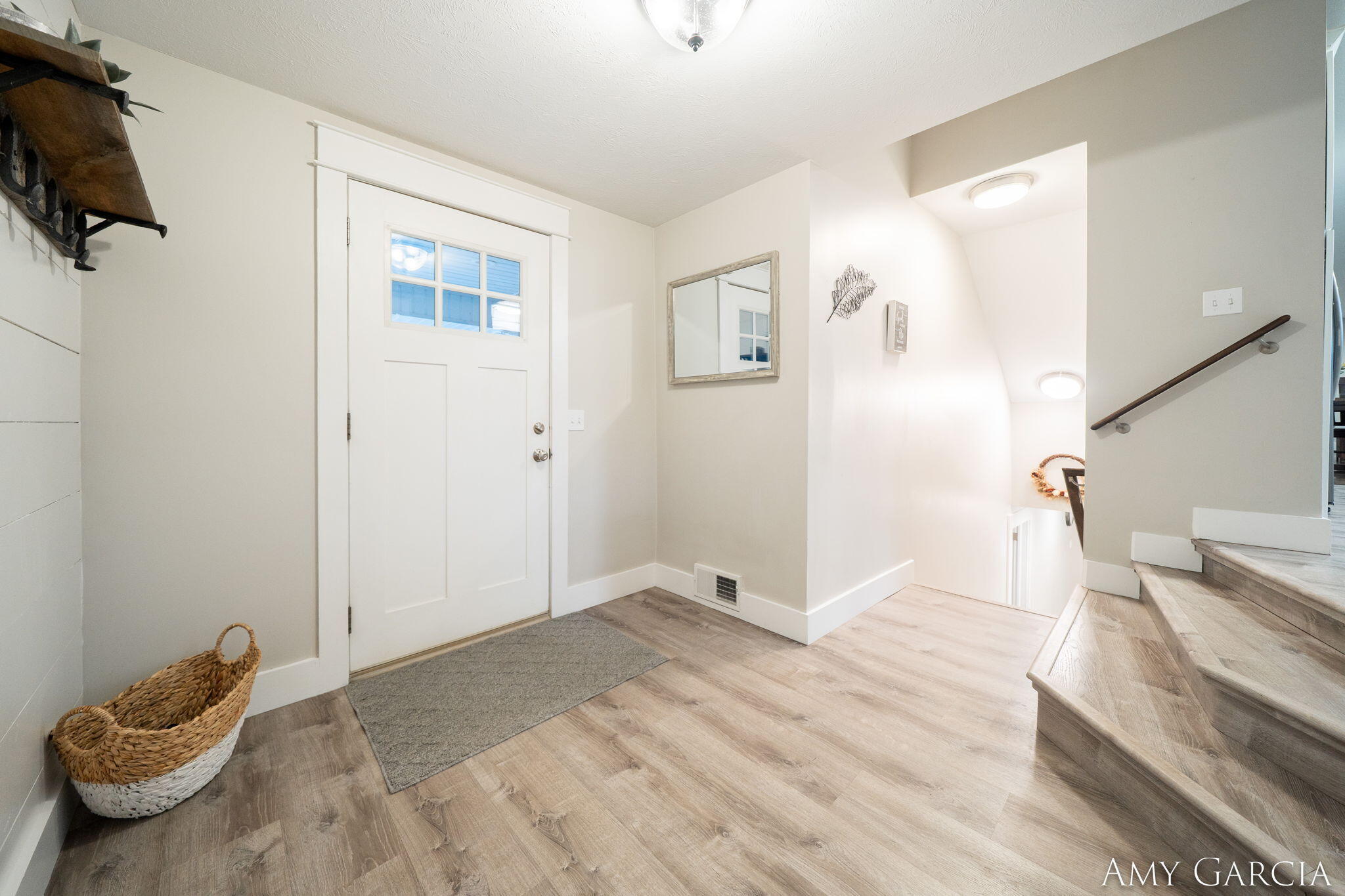 6387 Cascade Road SE Grand Rapids MI 49546