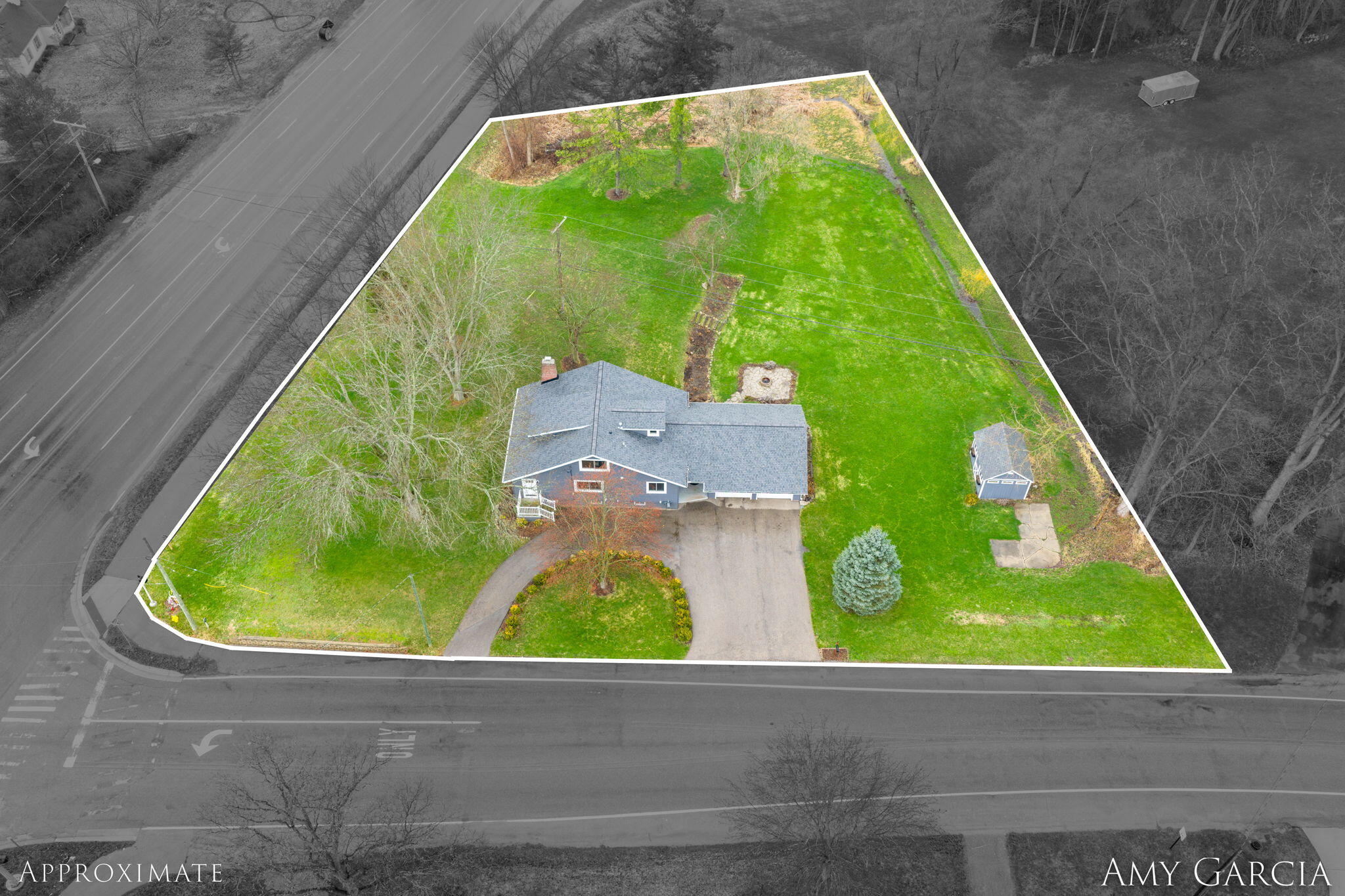 6387 Cascade Road SE Grand Rapids MI 49546