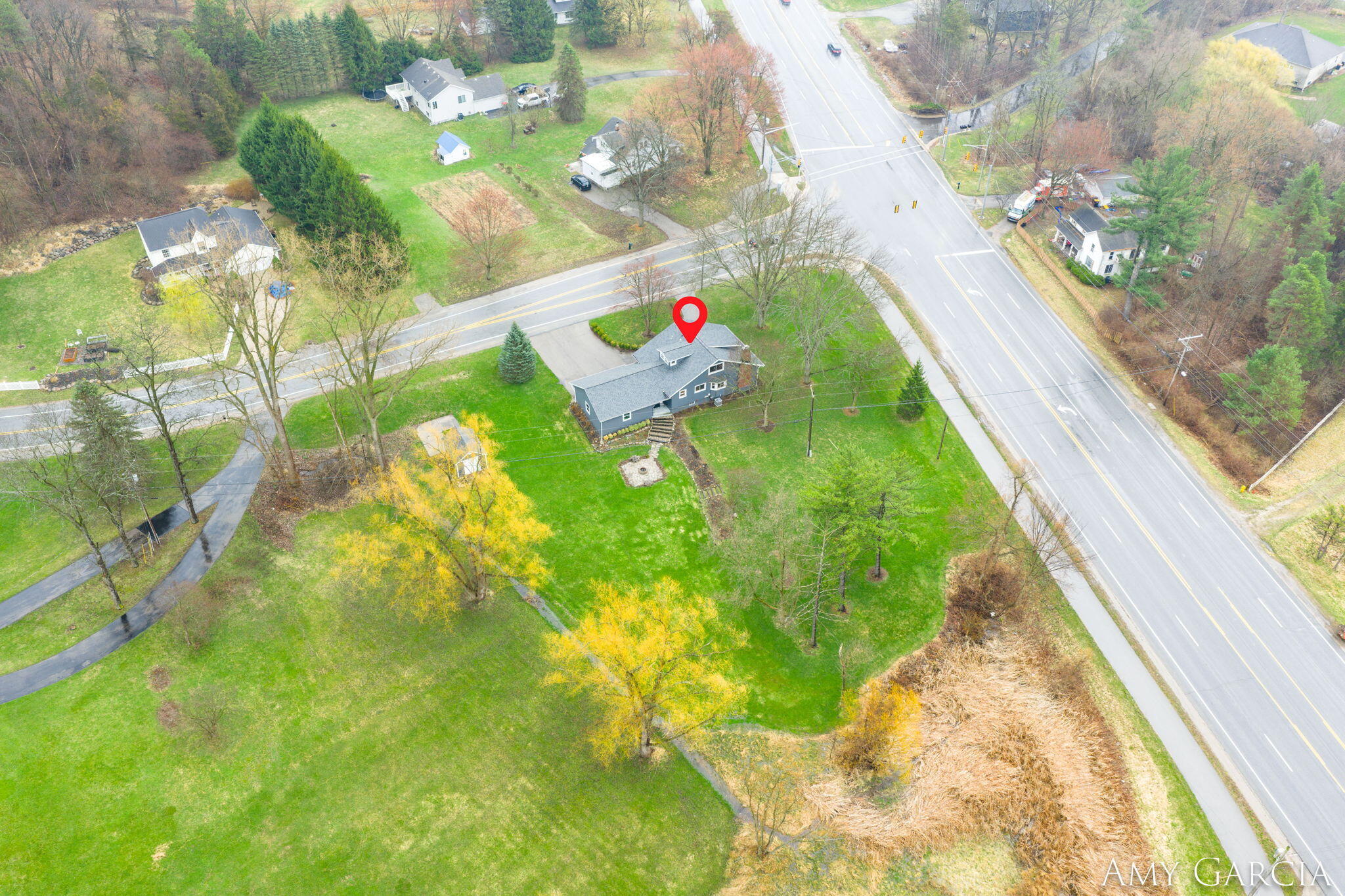 6387 Cascade Road SE Grand Rapids MI 49546