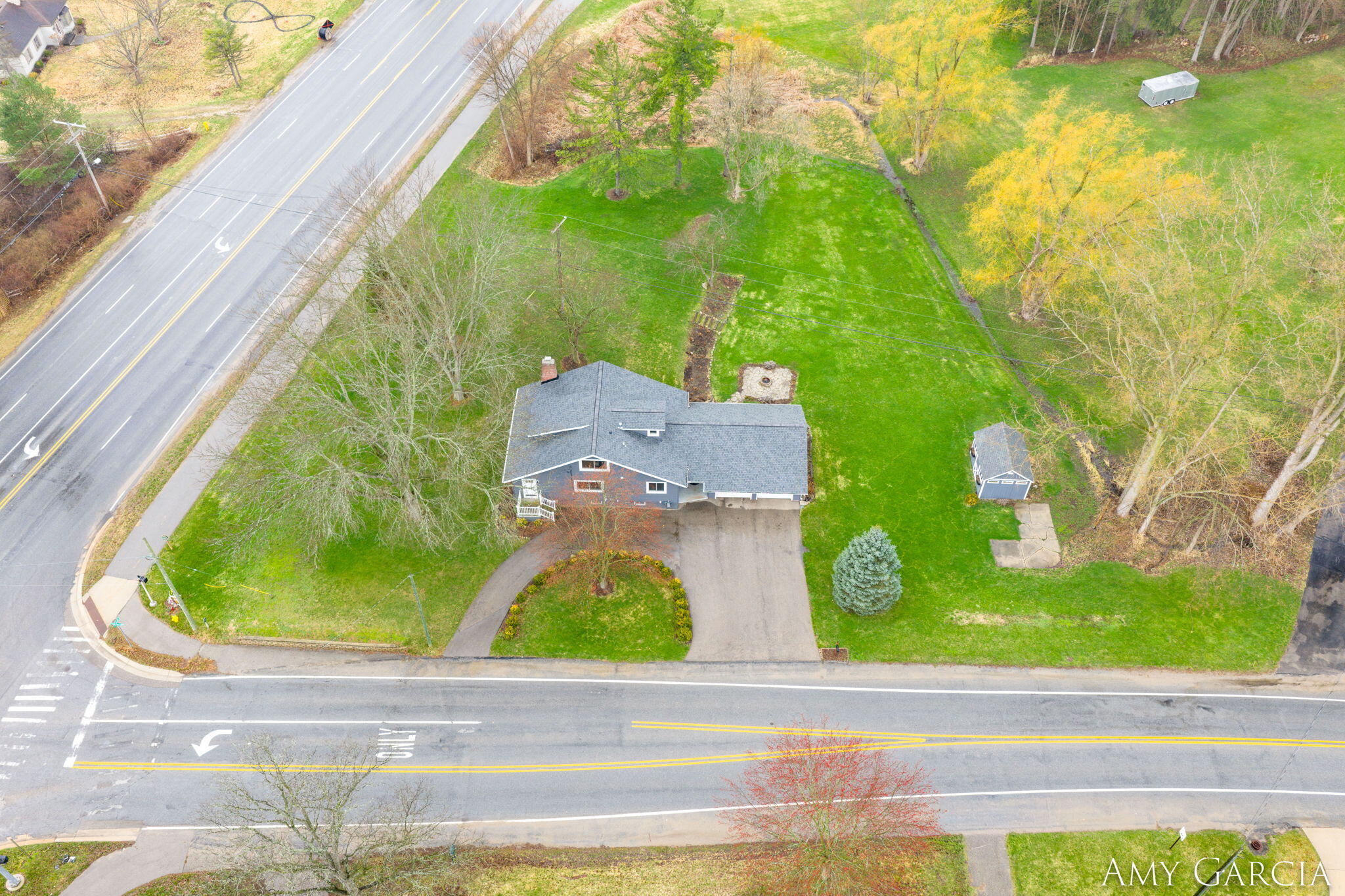 6387 Cascade Road SE Grand Rapids MI 49546
