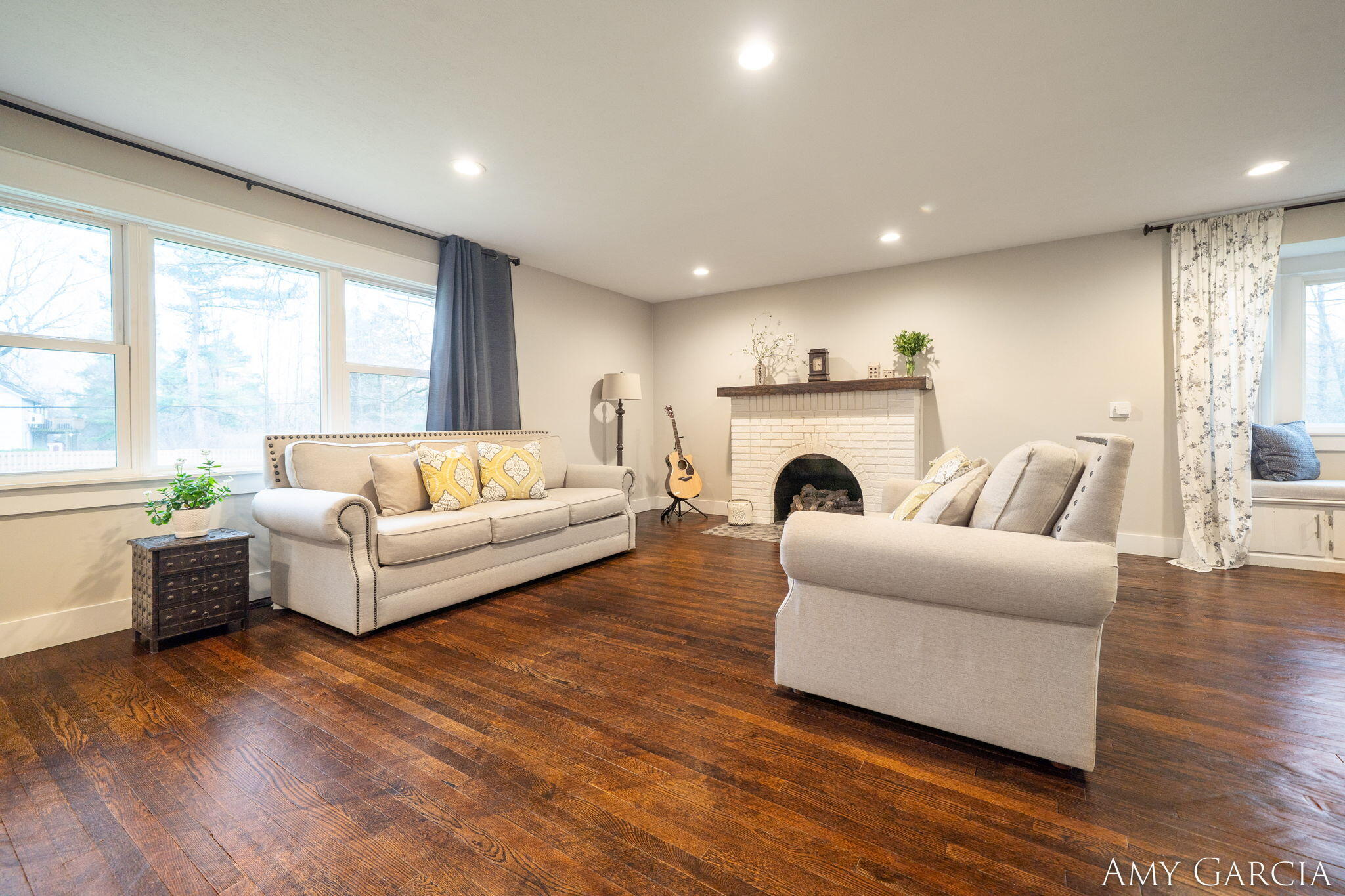 6387 Cascade Road SE Grand Rapids MI 49546
