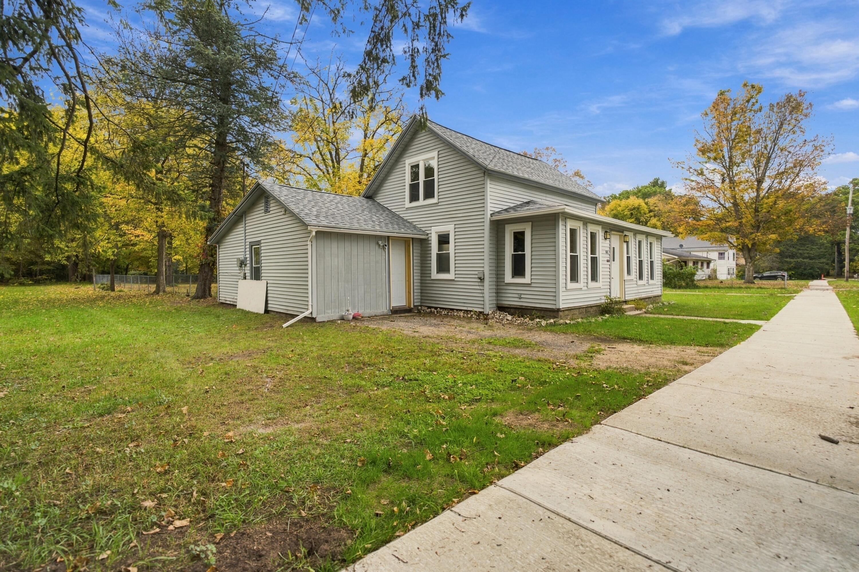 558 Academy Street Allegan MI 49010