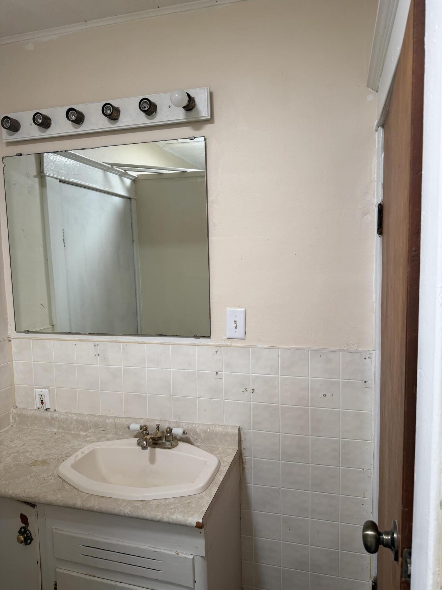 782 Evanston Avenue Muskegon MI 49442