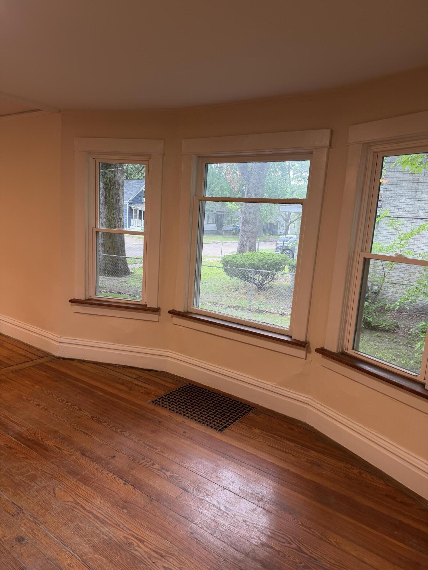 782 Evanston Avenue Muskegon MI 49442