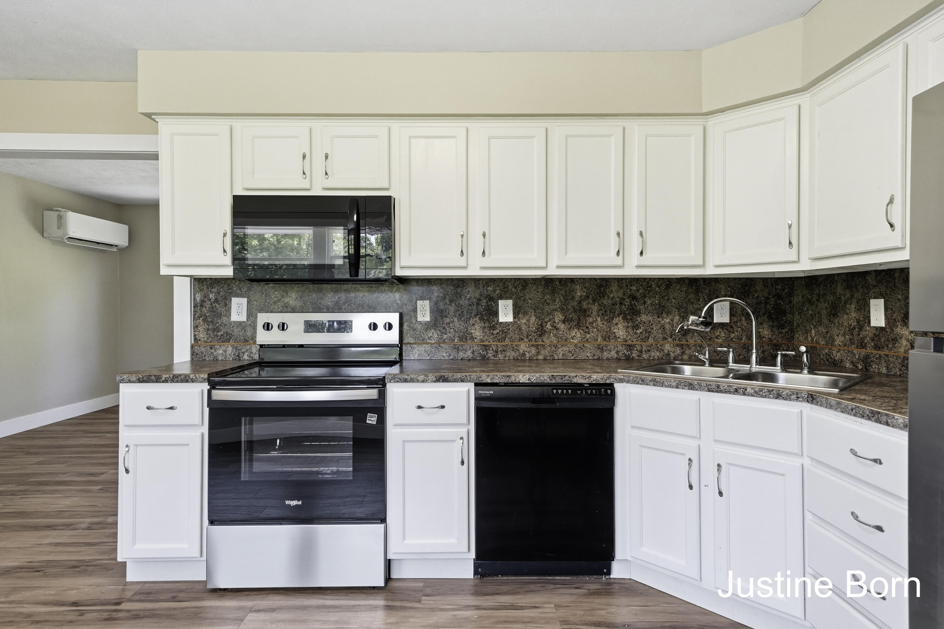 8620 11 Mile Road NE Rockford MI 49341